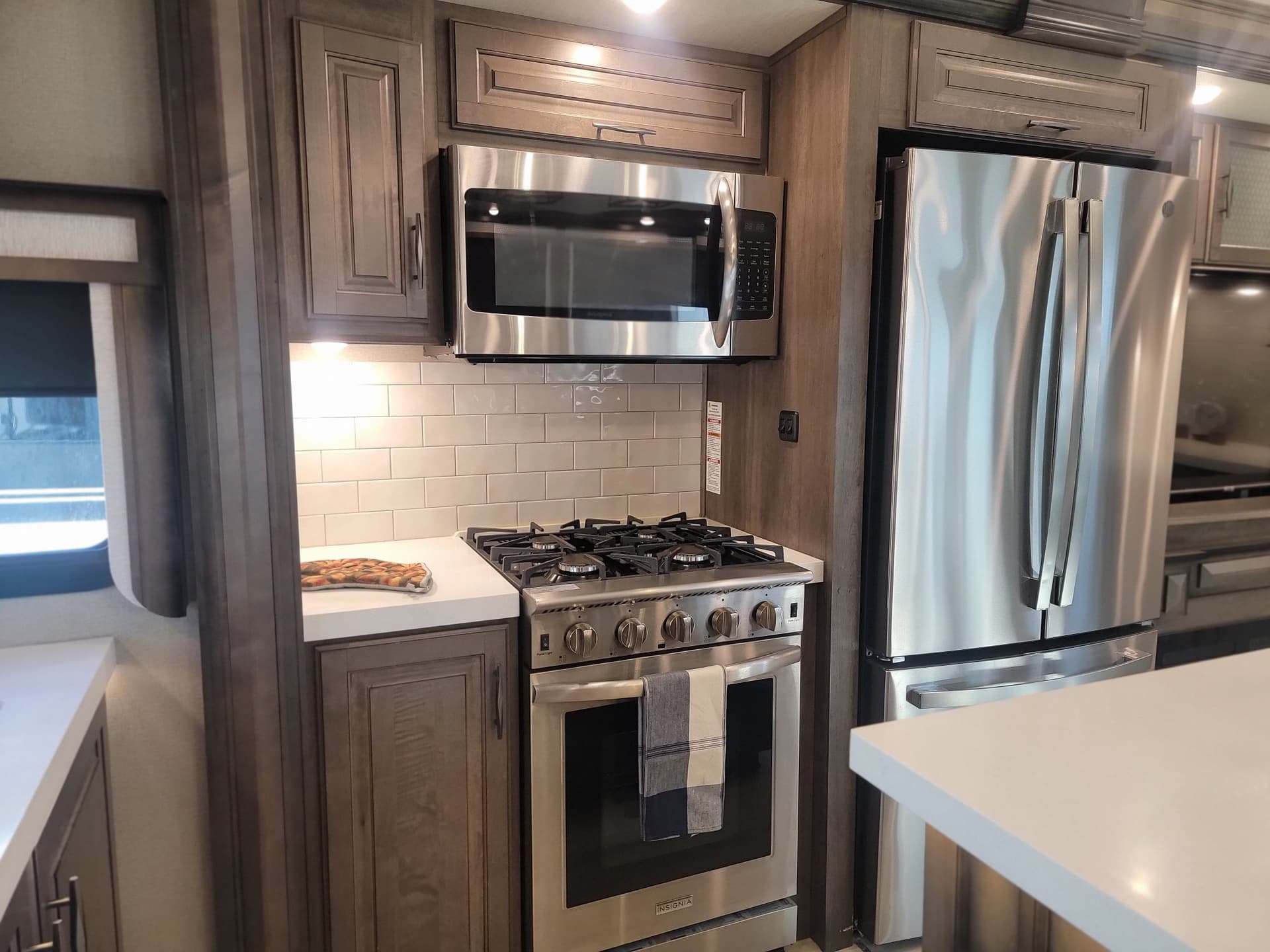 2022 Grand Design 2022 Grand Design Solitude - thumbnail 36