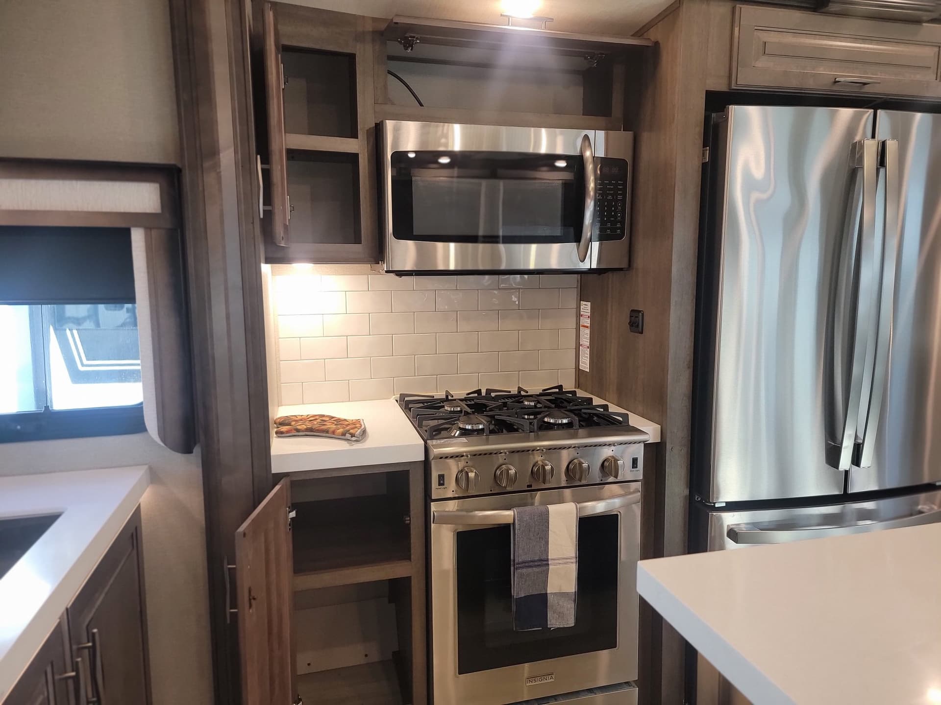 2022 Grand Design 2022 Grand Design Solitude - thumbnail 37