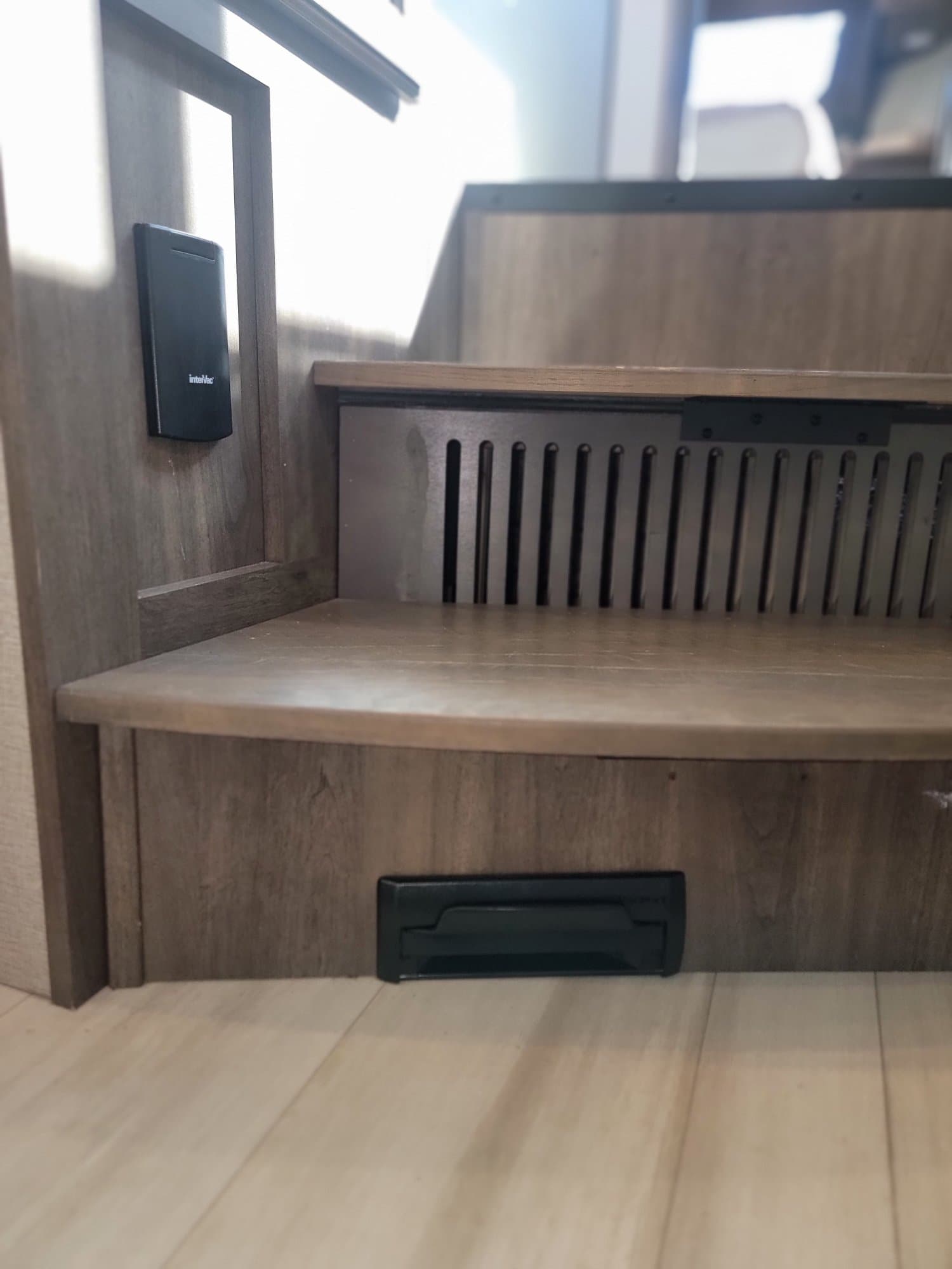 2022 Grand Design 2022 Grand Design Solitude - thumbnail 43