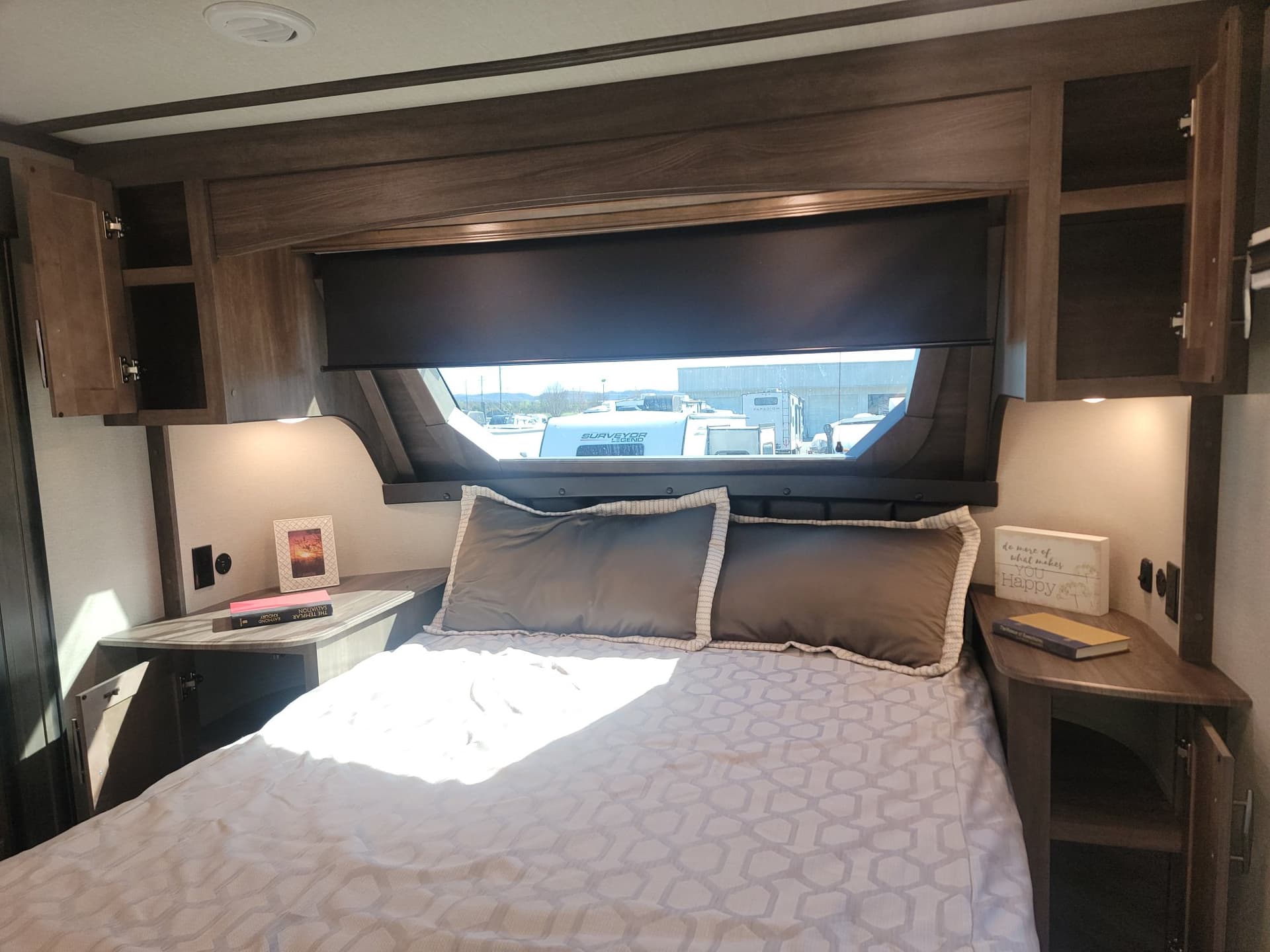 2022 Grand Design 2022 Grand Design Solitude - thumbnail 50