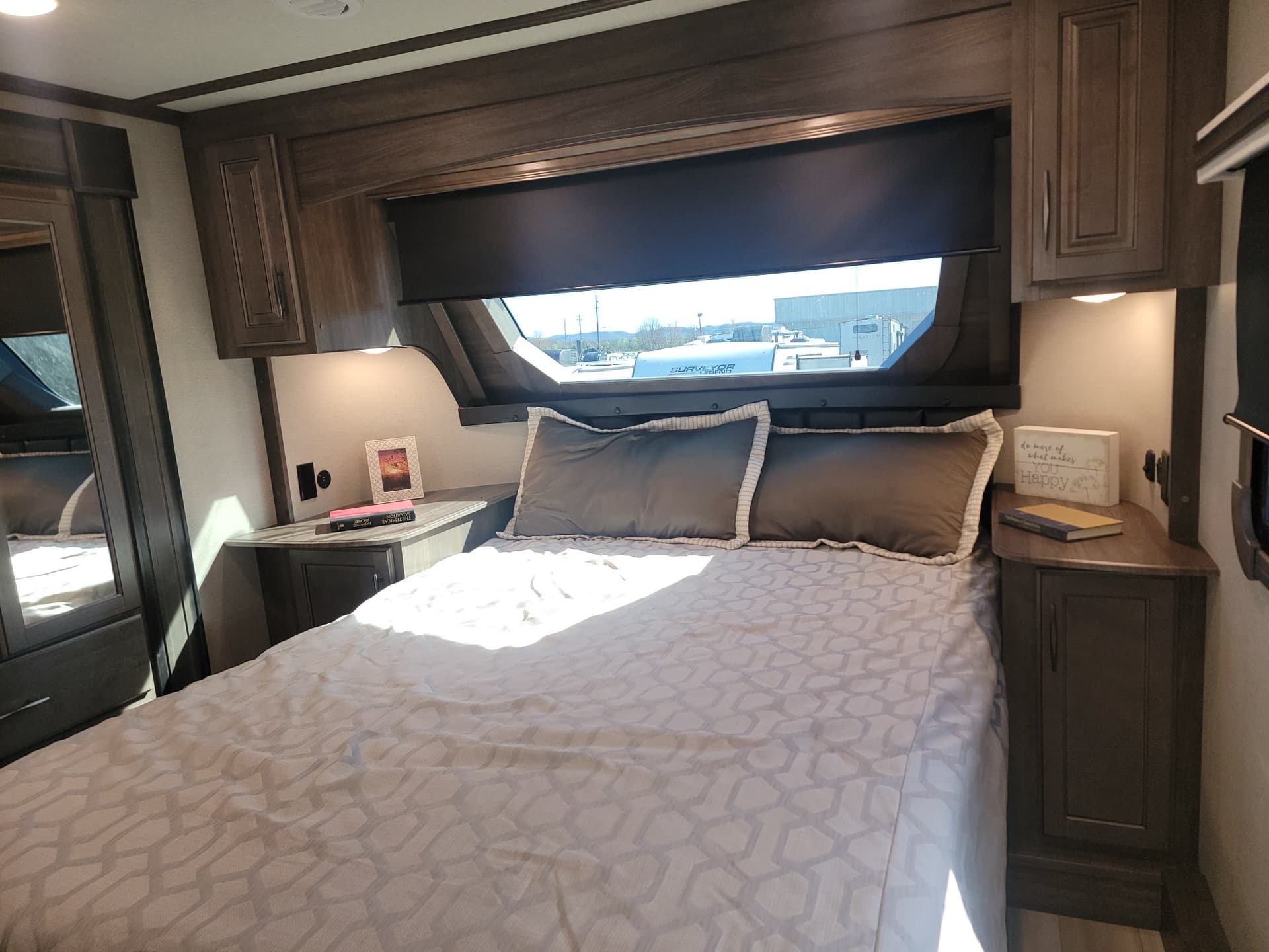 2022 Grand Design 2022 Grand Design Solitude - thumbnail 47