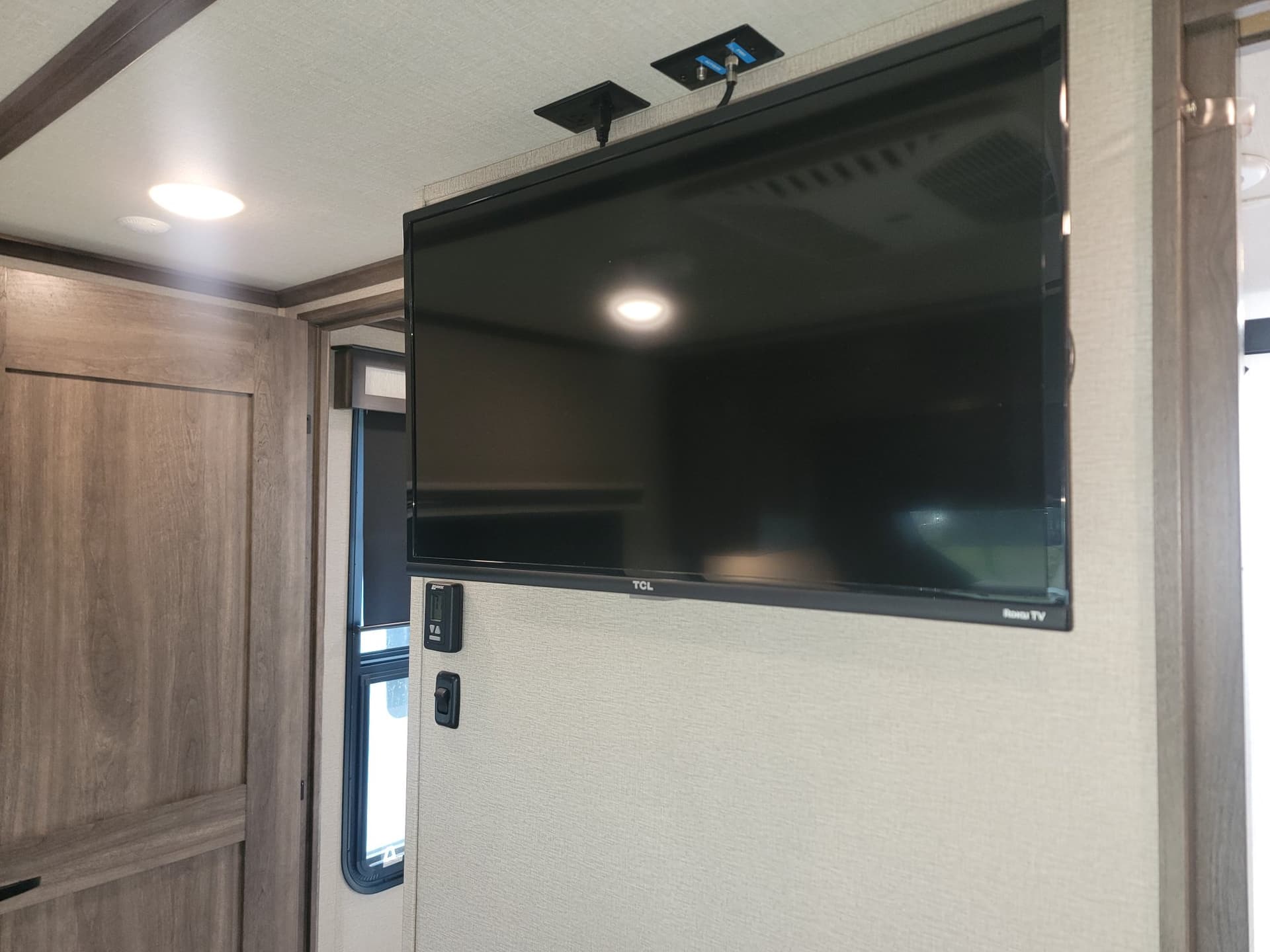 2022 Grand Design 2022 Grand Design Solitude - thumbnail 54