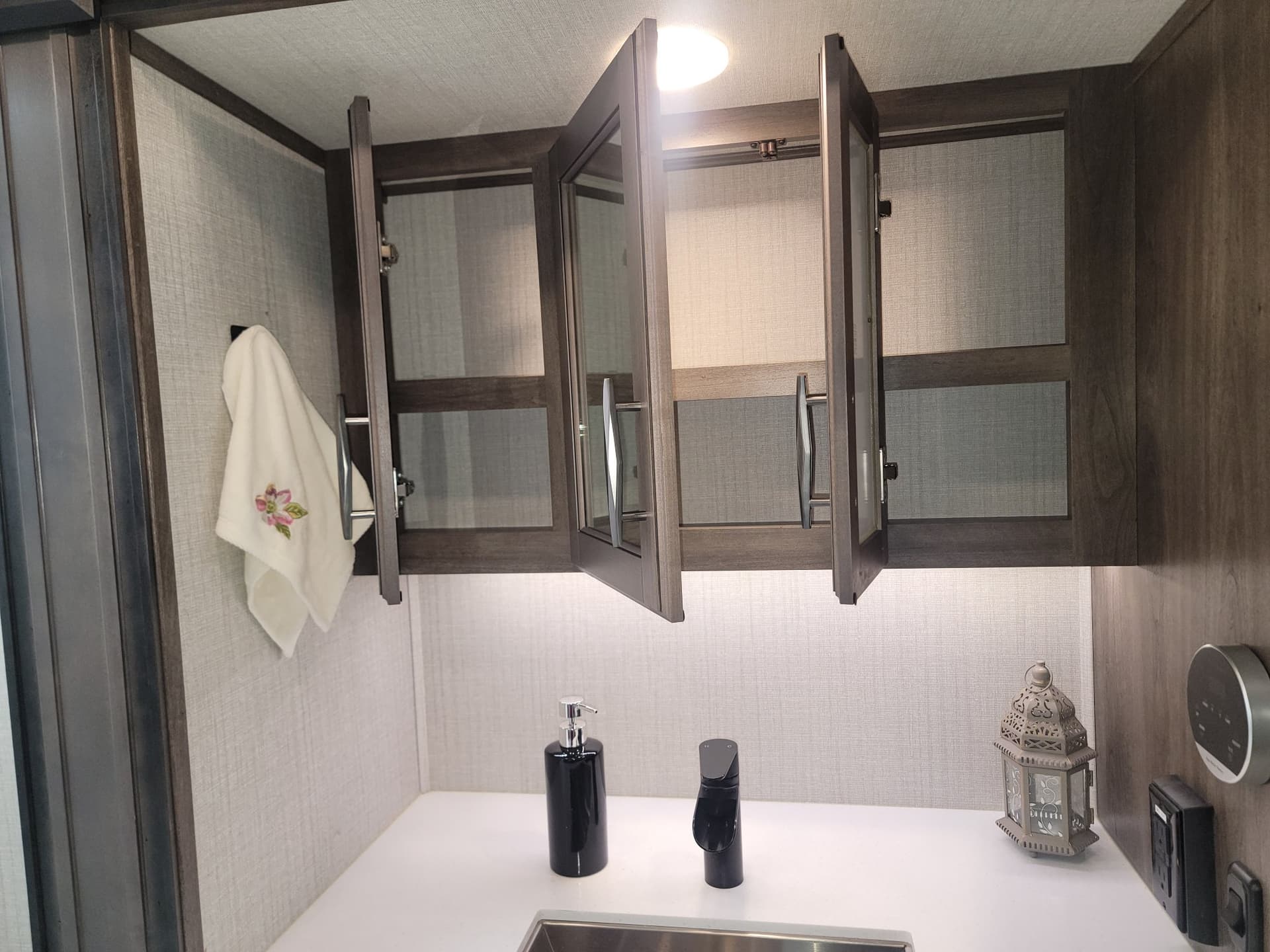 2022 Grand Design 2022 Grand Design Solitude - thumbnail 60