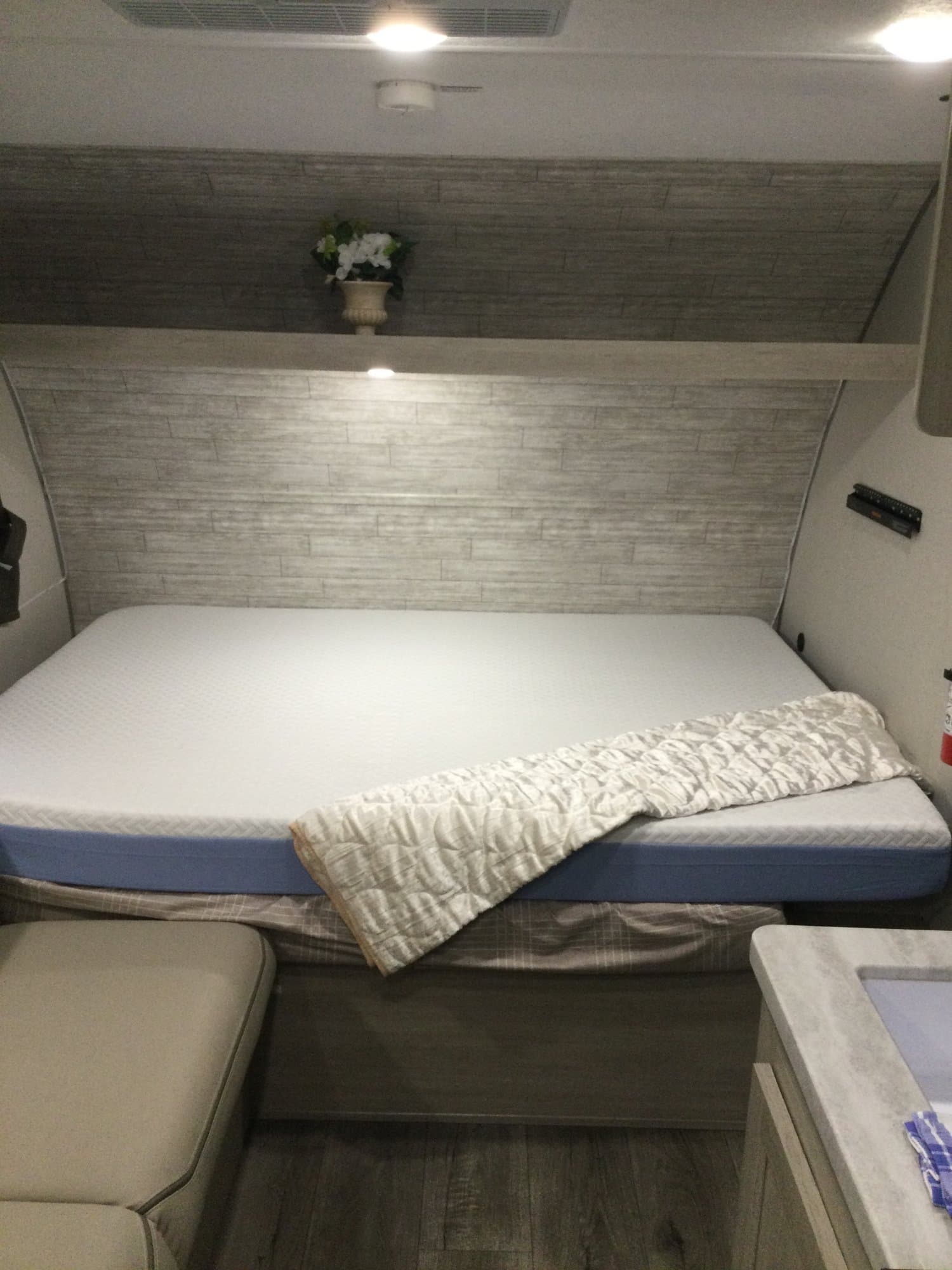 2024 Coachmen 2024 Coachmen Catalina Summit Series 7 - thumbnail 9