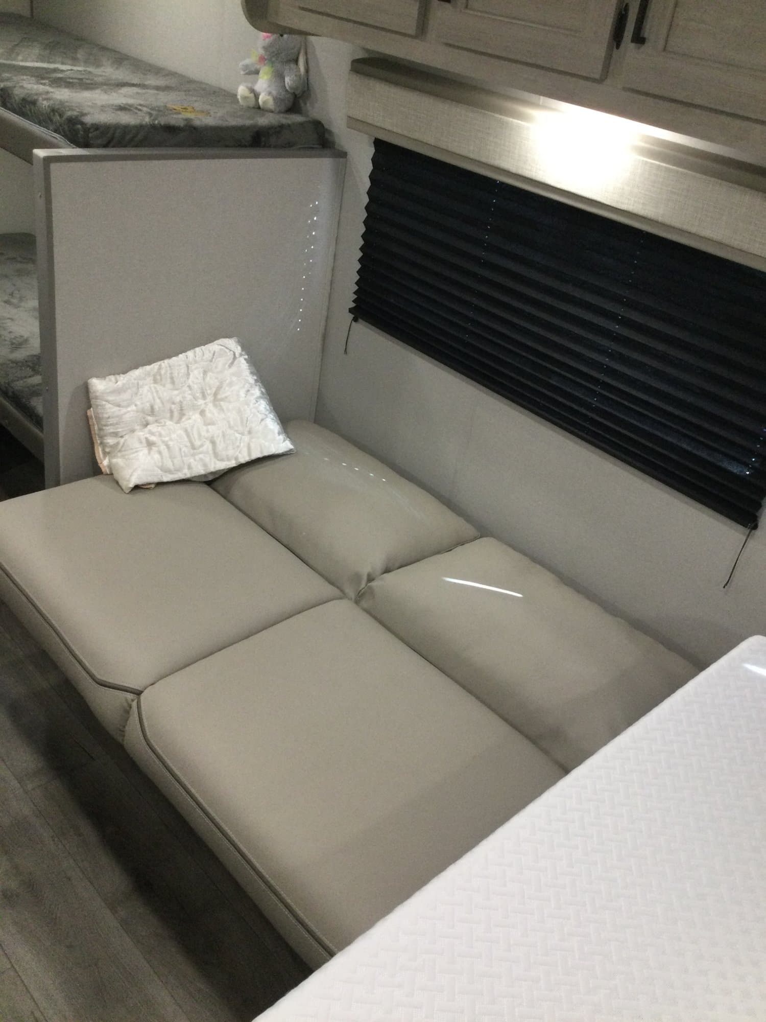 2024 Coachmen 2024 Coachmen Catalina Summit Series 7 - thumbnail 14