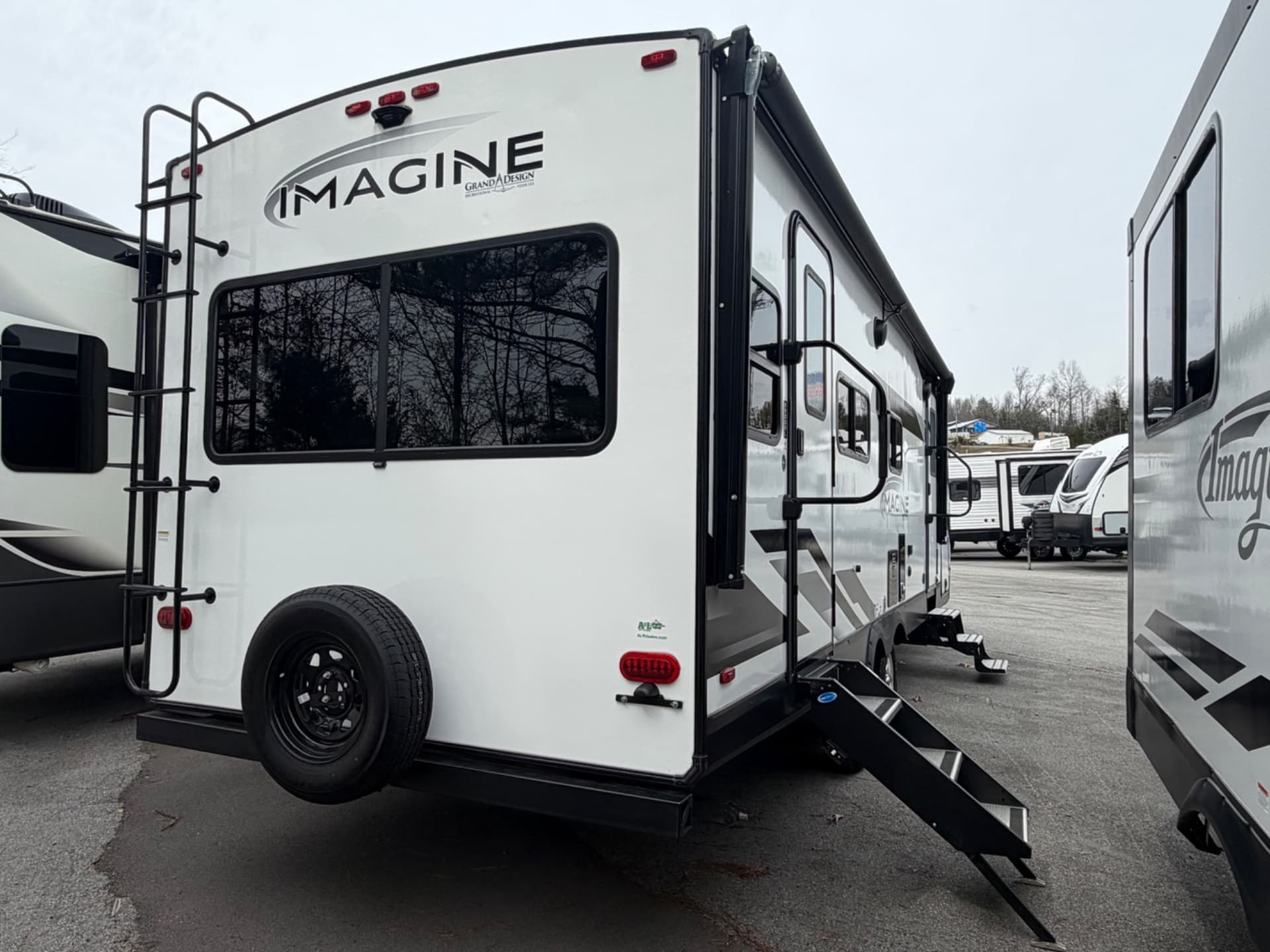 2022 Grand Design 2022 Grand Design Imagine - thumbnail 5