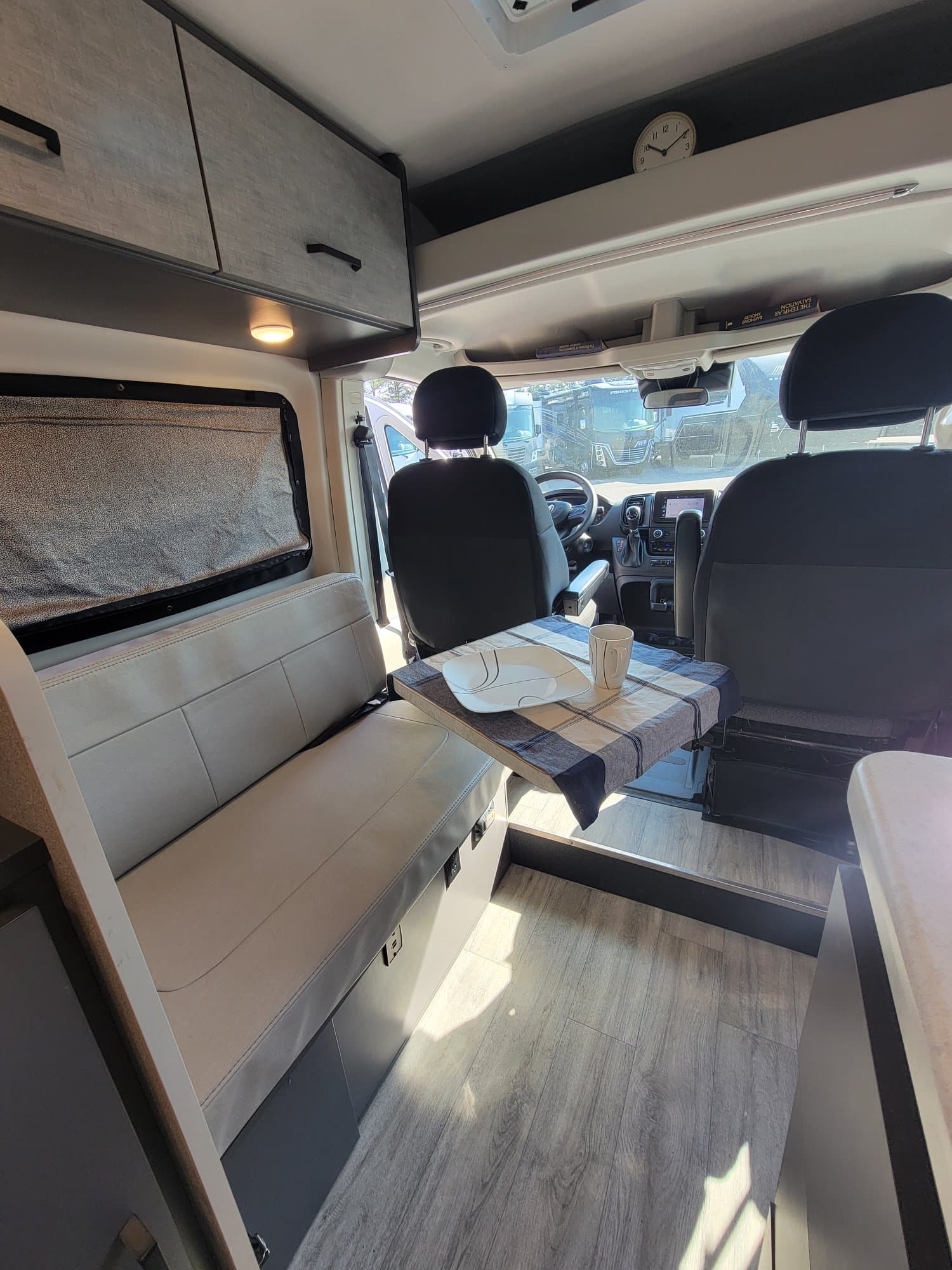 2023 Thor Motor Coach 2023 Thor Motor Coach Dazzle - thumbnail 28