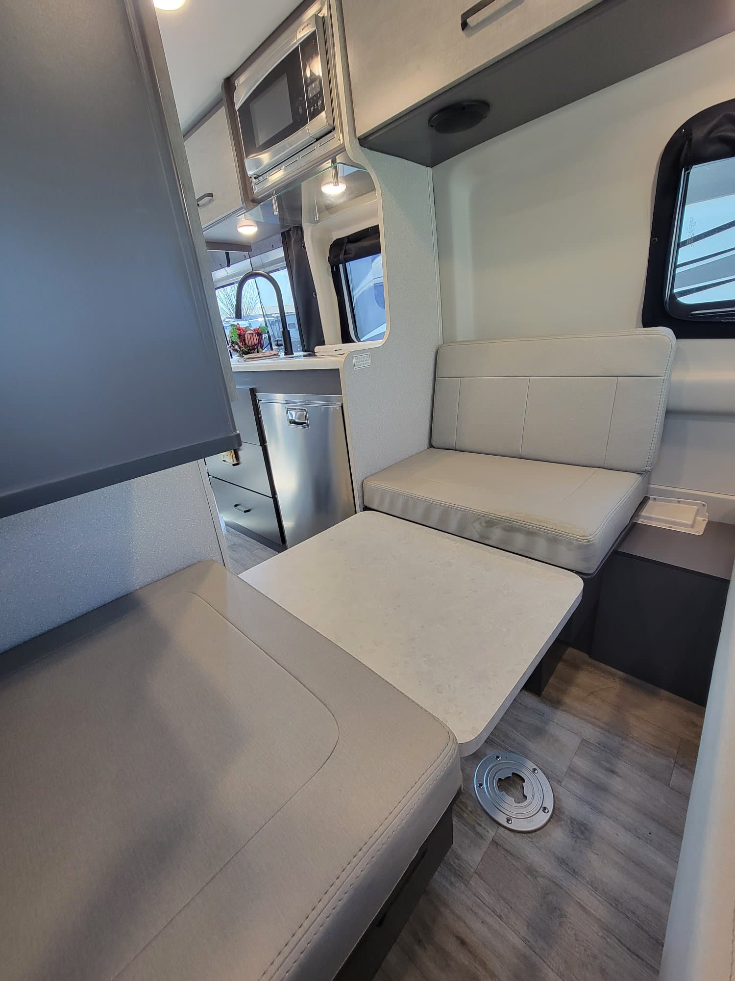 2023 Thor Motor Coach 2023 Thor Motor Coach Dazzle - thumbnail 32