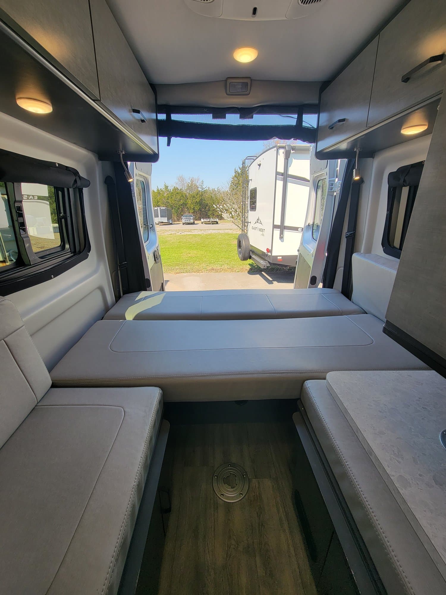 2023 Thor Motor Coach 2023 Thor Motor Coach Dazzle - thumbnail 30