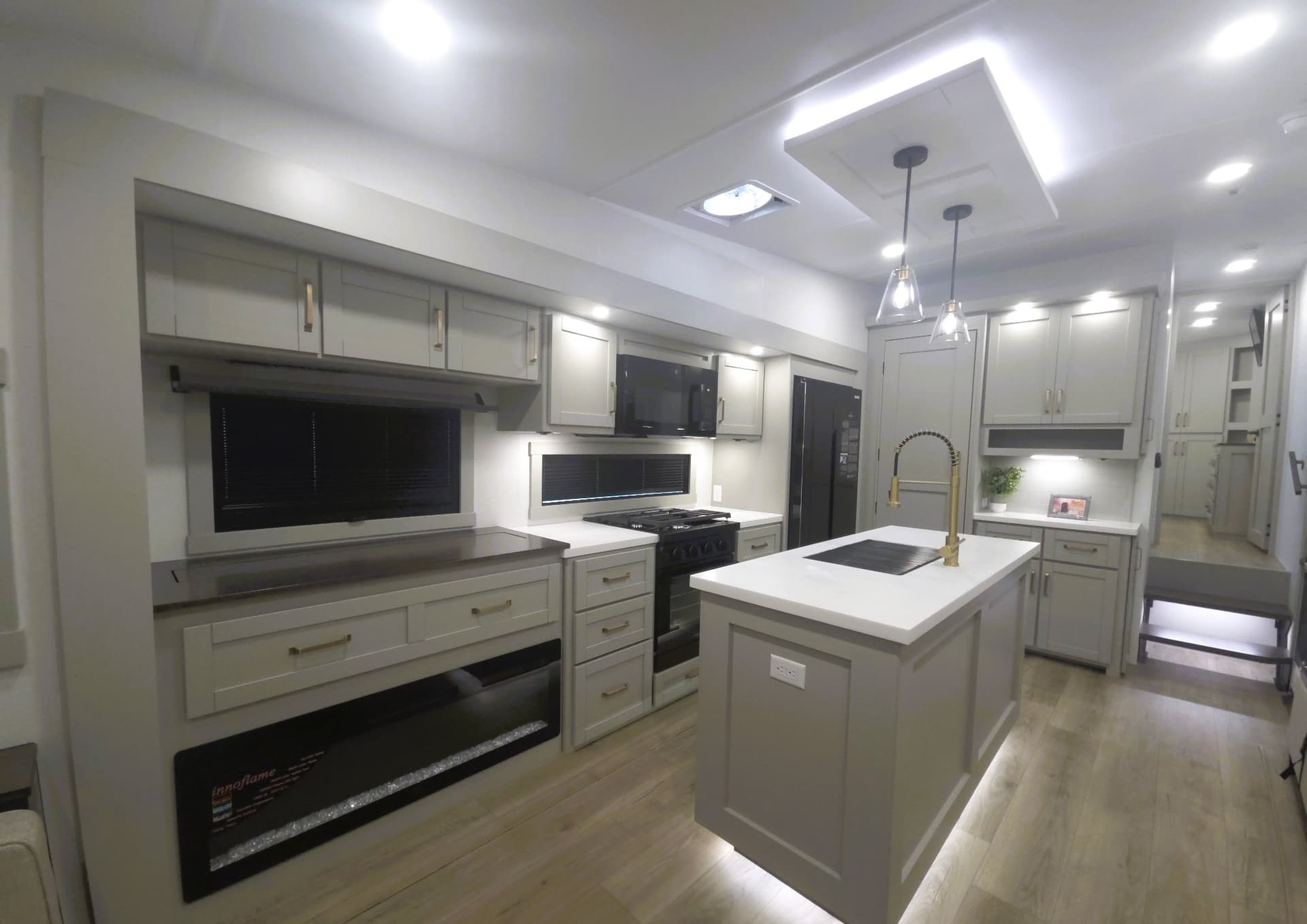 2026 Brinkley RV 2026 Brinkley RV Model Z - thumbnail 9