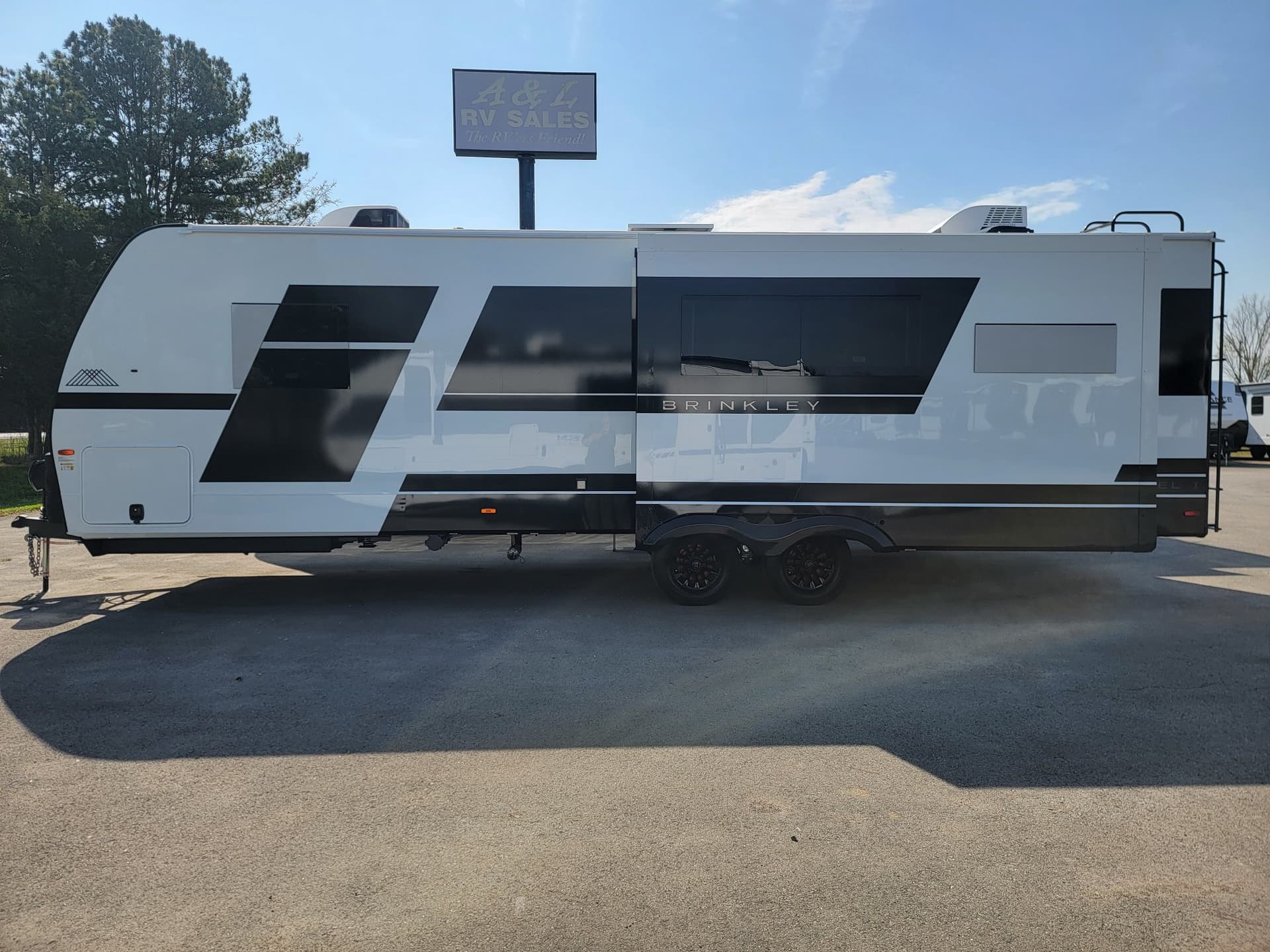 2026 Brinkley RV 2026 Brinkley RV Model I - thumbnail 6