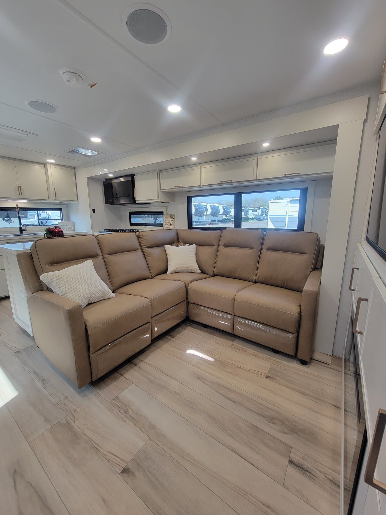 2026 Brinkley RV 2026 Brinkley RV Model I - thumbnail 14