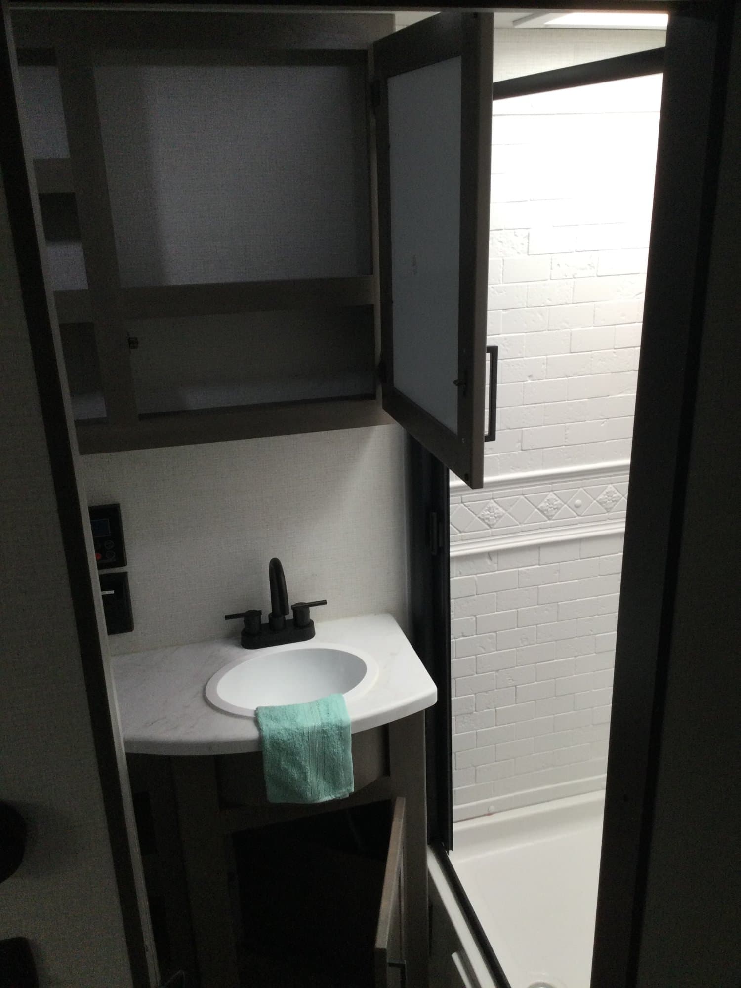 2024 Grand Design 2024 Grand Design Transcend - thumbnail 16