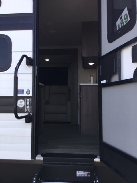 2024 Grand Design 2024 Grand Design Transcend - thumbnail 3