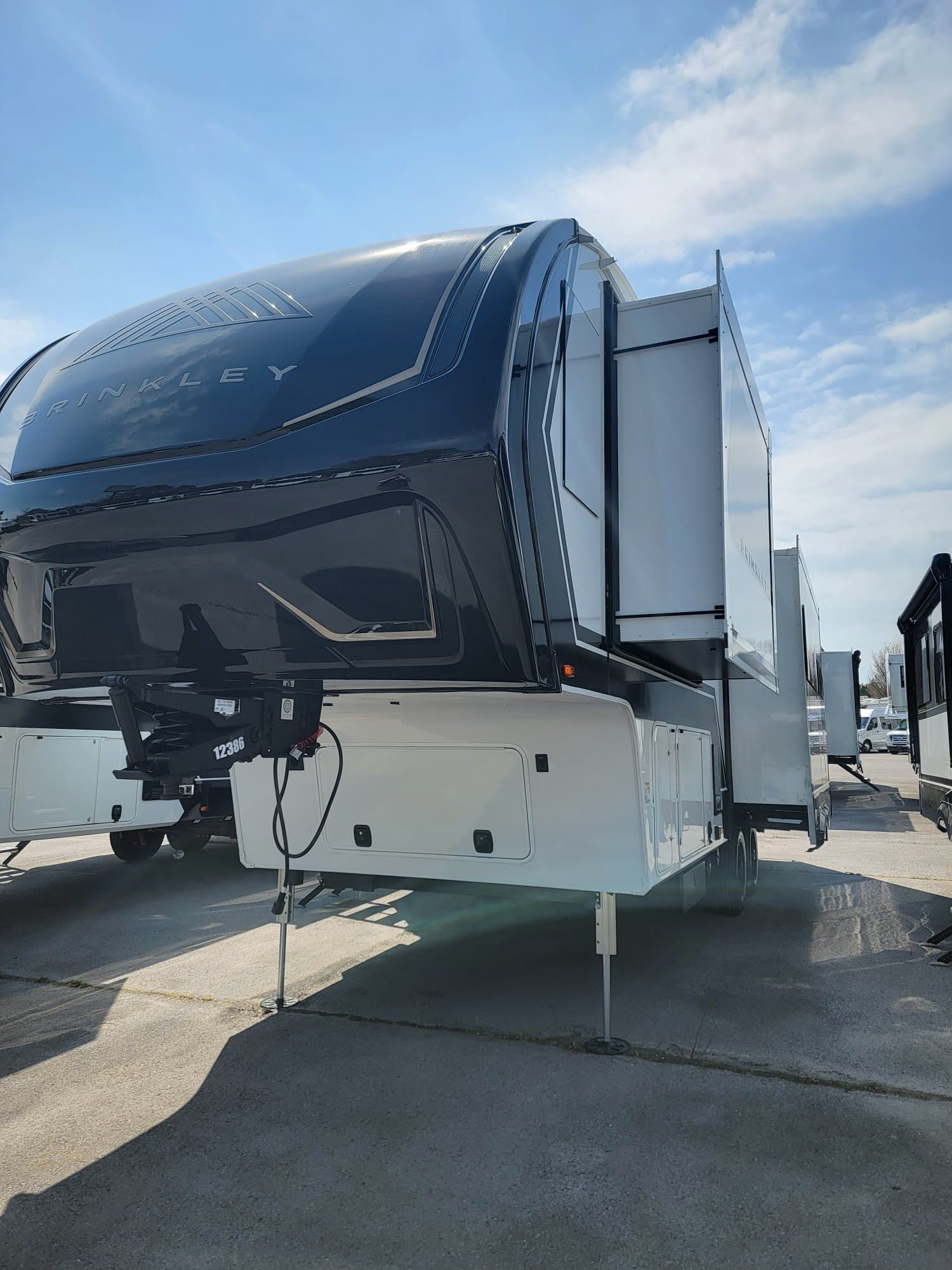 2026 Brinkley RV 2026 Brinkley RV Model Z - thumbnail 3