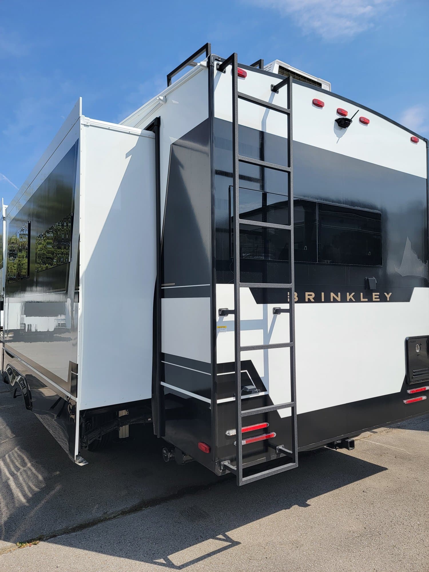 2026 Brinkley RV 2026 Brinkley RV Model Z - thumbnail 4