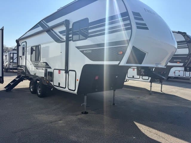 2026 Grand Design 2026 Grand Design Reflection - thumbnail 4