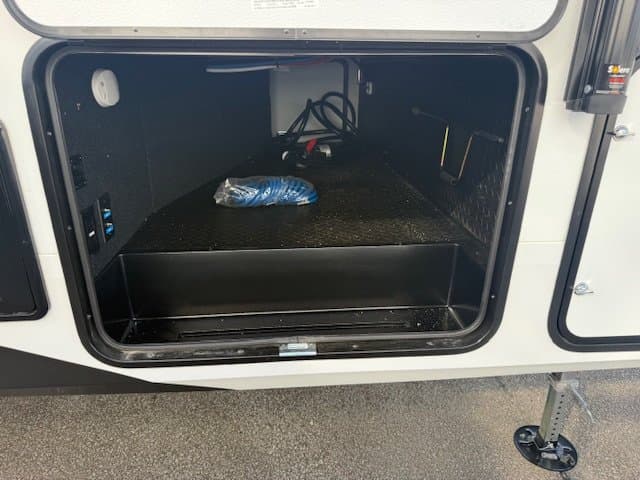 2026 Grand Design 2026 Grand Design Reflection - thumbnail 5