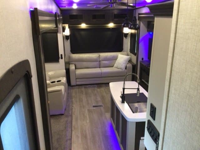 2021 CrossRoads 2021 CrossRoads Cruiser - thumbnail 4