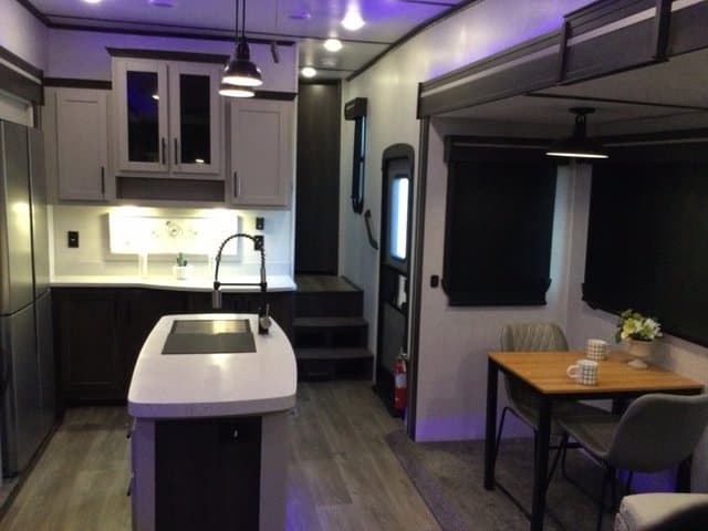 2021 CrossRoads 2021 CrossRoads Cruiser - thumbnail 5