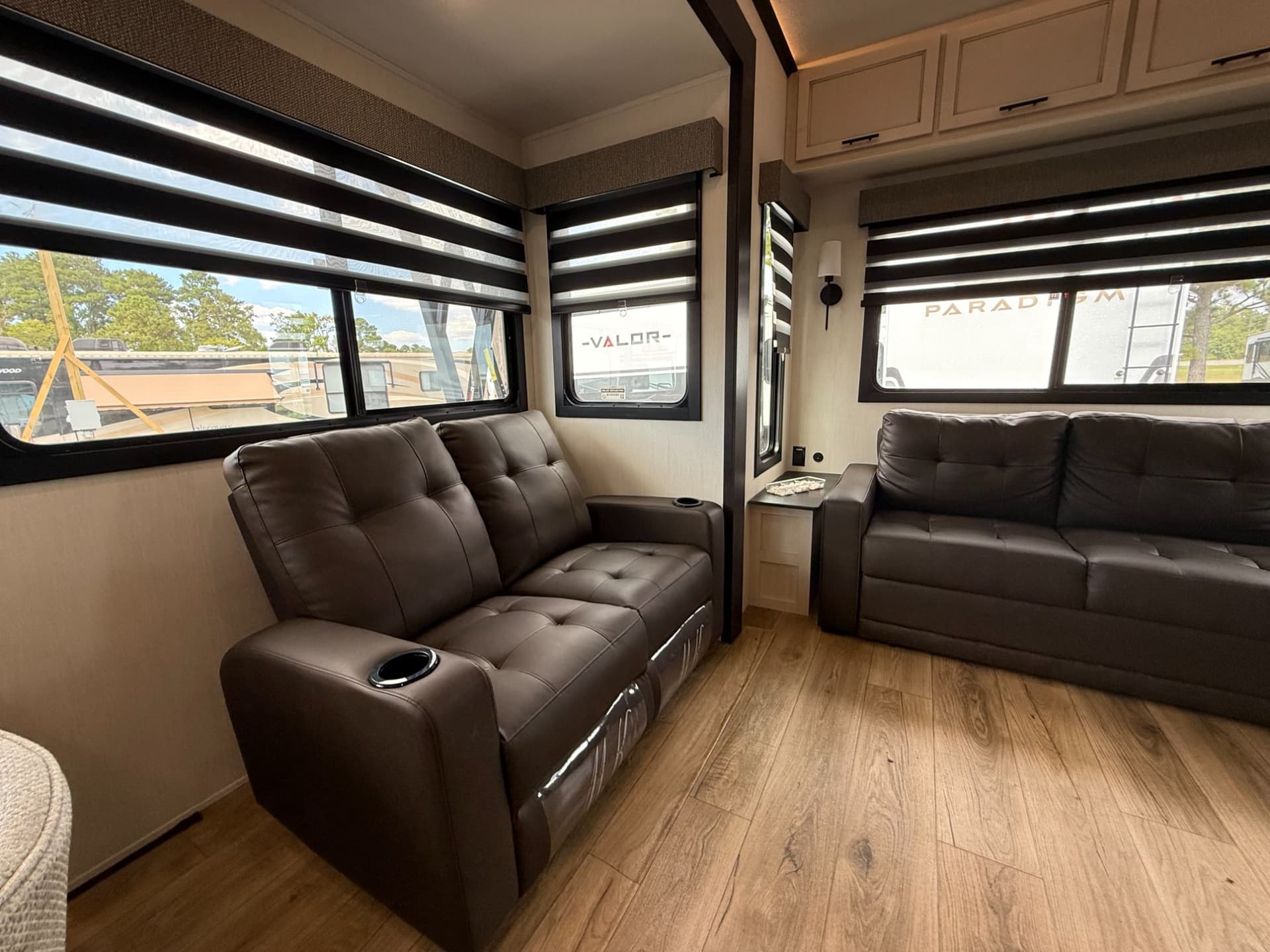 2026 Forest River 2026 Forest River Sabre - thumbnail 16