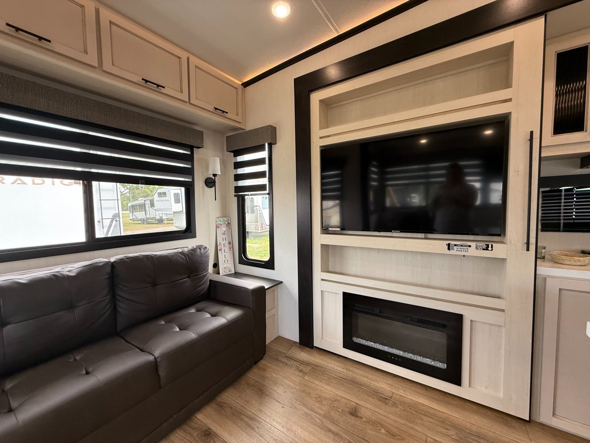 2026 Forest River 2026 Forest River Sabre - thumbnail 18