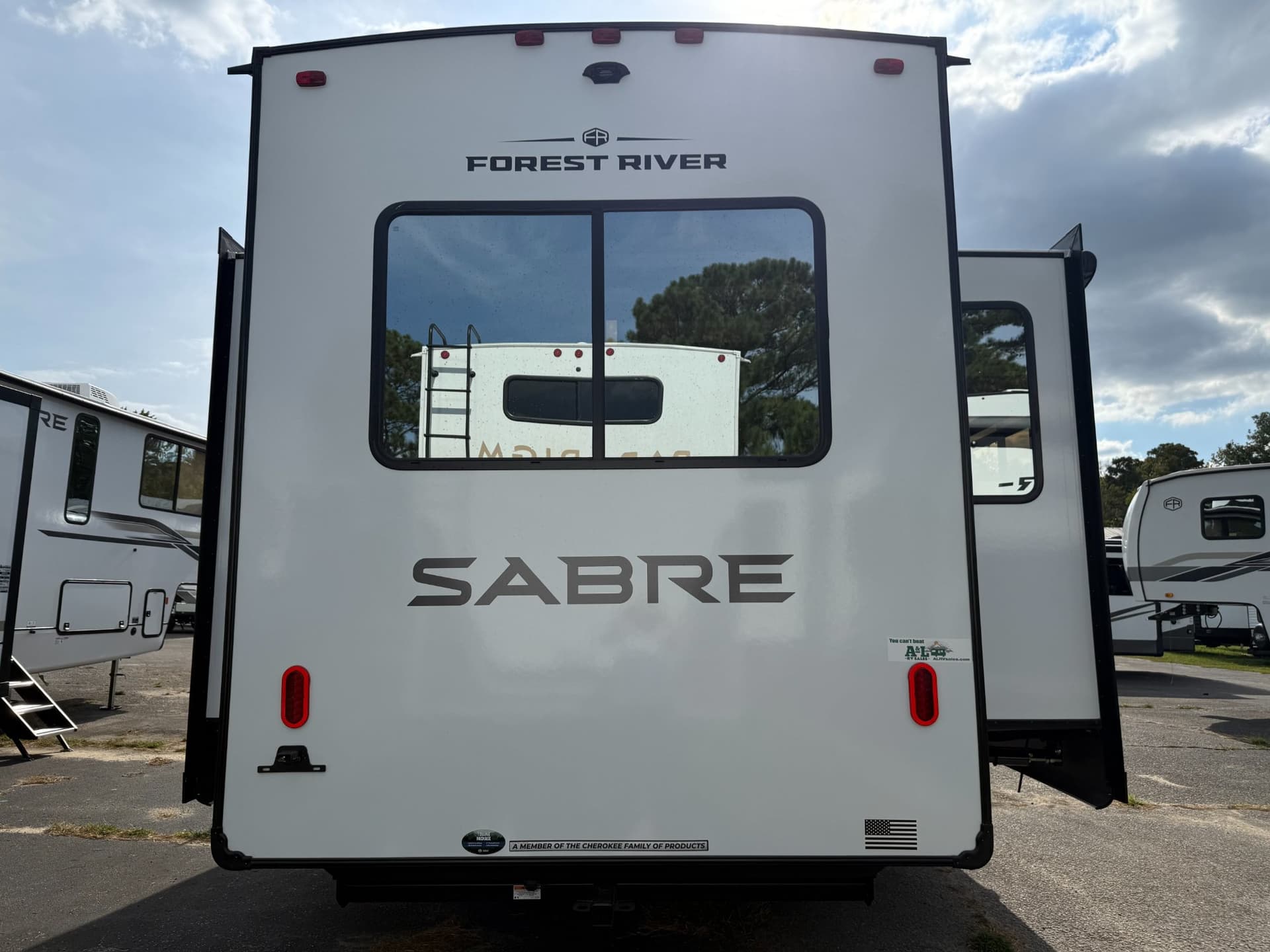 2026 Forest River 2026 Forest River Sabre - thumbnail 36