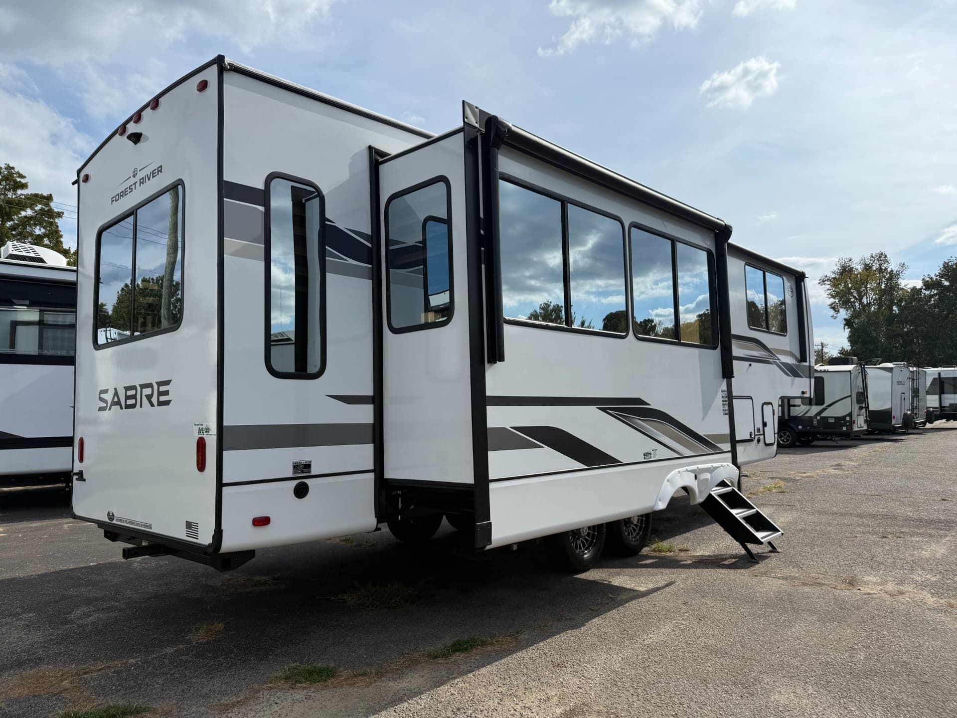 2026 Forest River 2026 Forest River Sabre - thumbnail 37