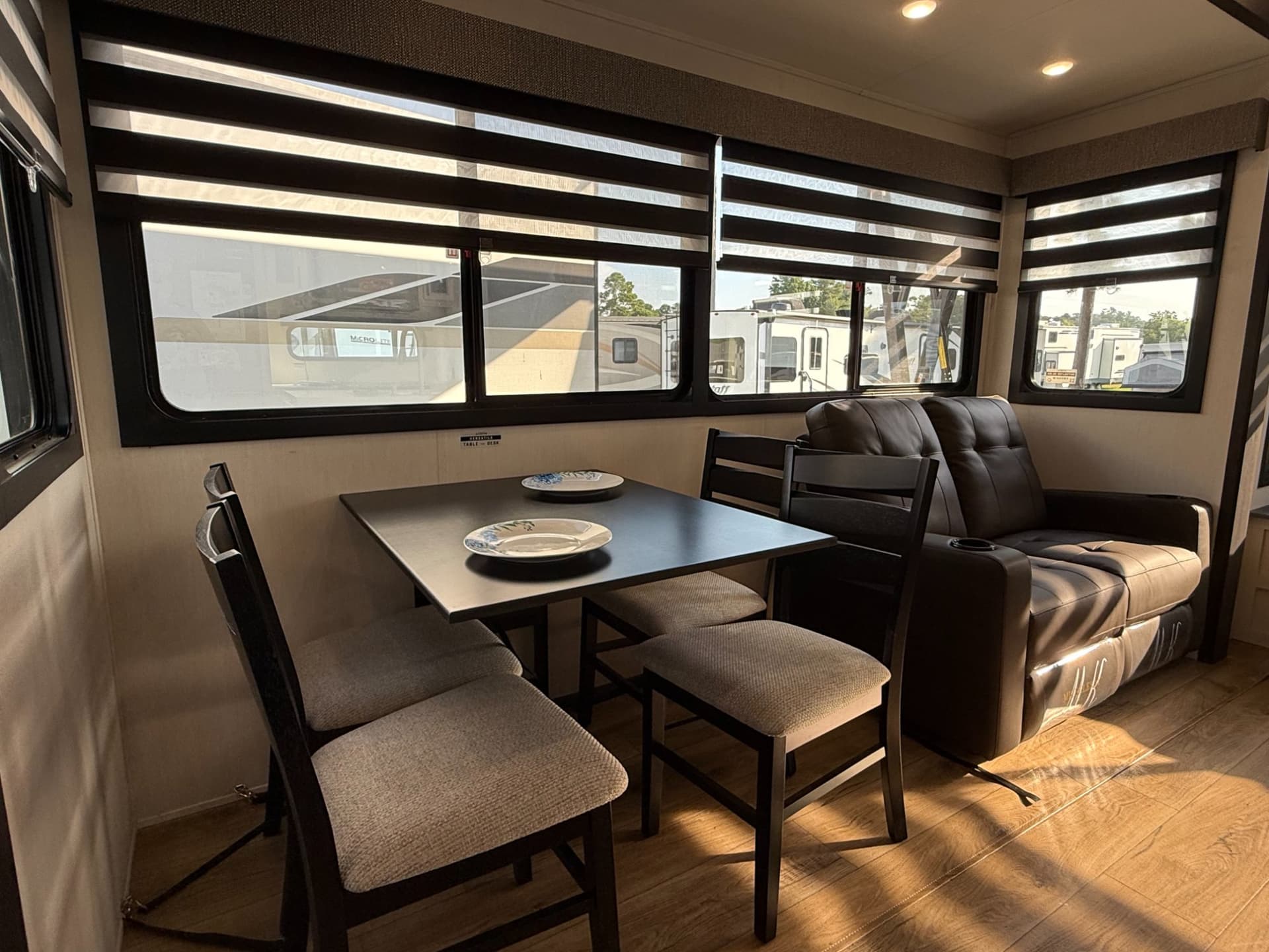 2026 Forest River 2026 Forest River Sabre - thumbnail 15