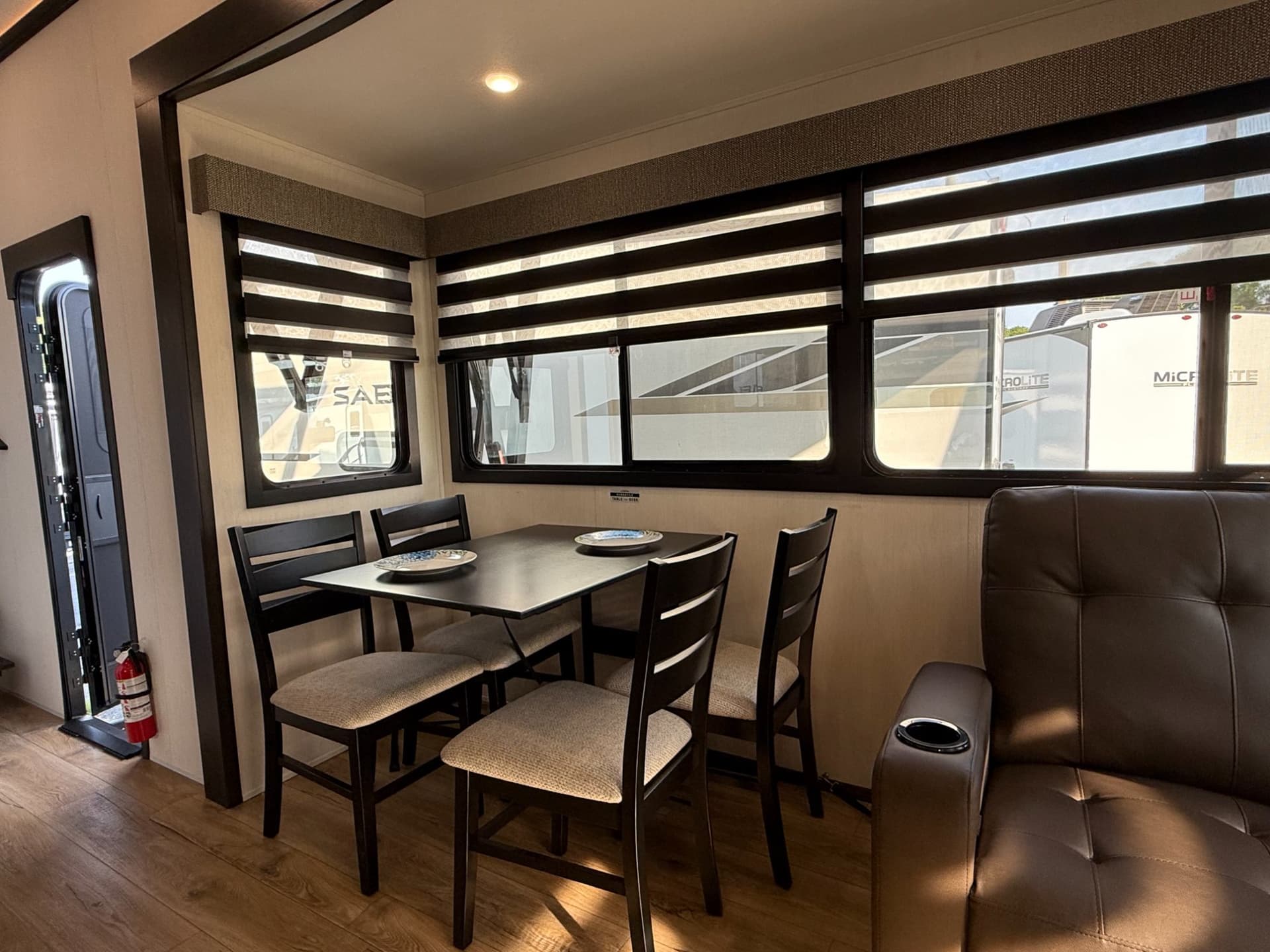 2026 Forest River 2026 Forest River Sabre - thumbnail 16