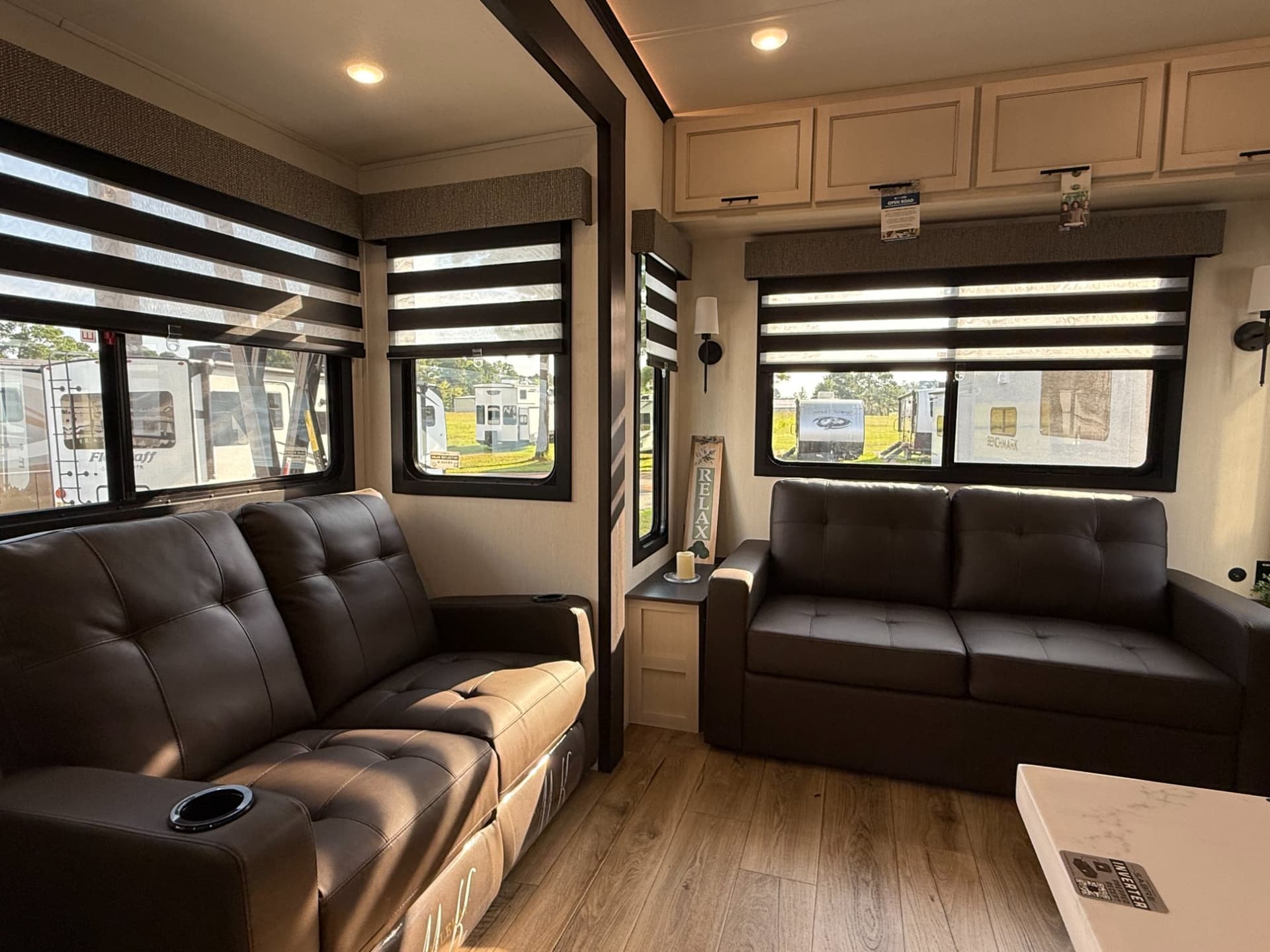 2026 Forest River 2026 Forest River Sabre - thumbnail 17