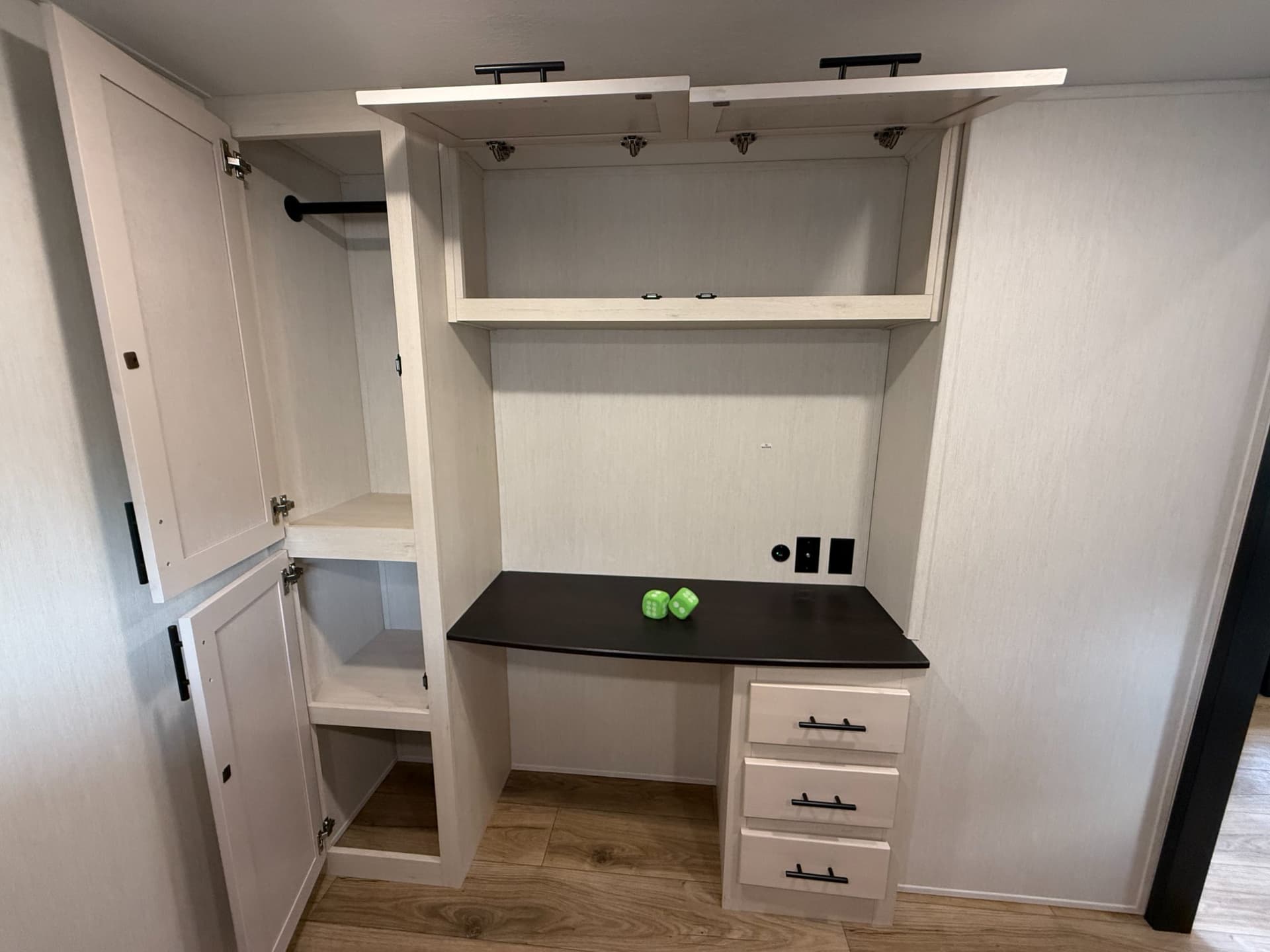 2026 Forest River 2026 Forest River Sabre - thumbnail 29