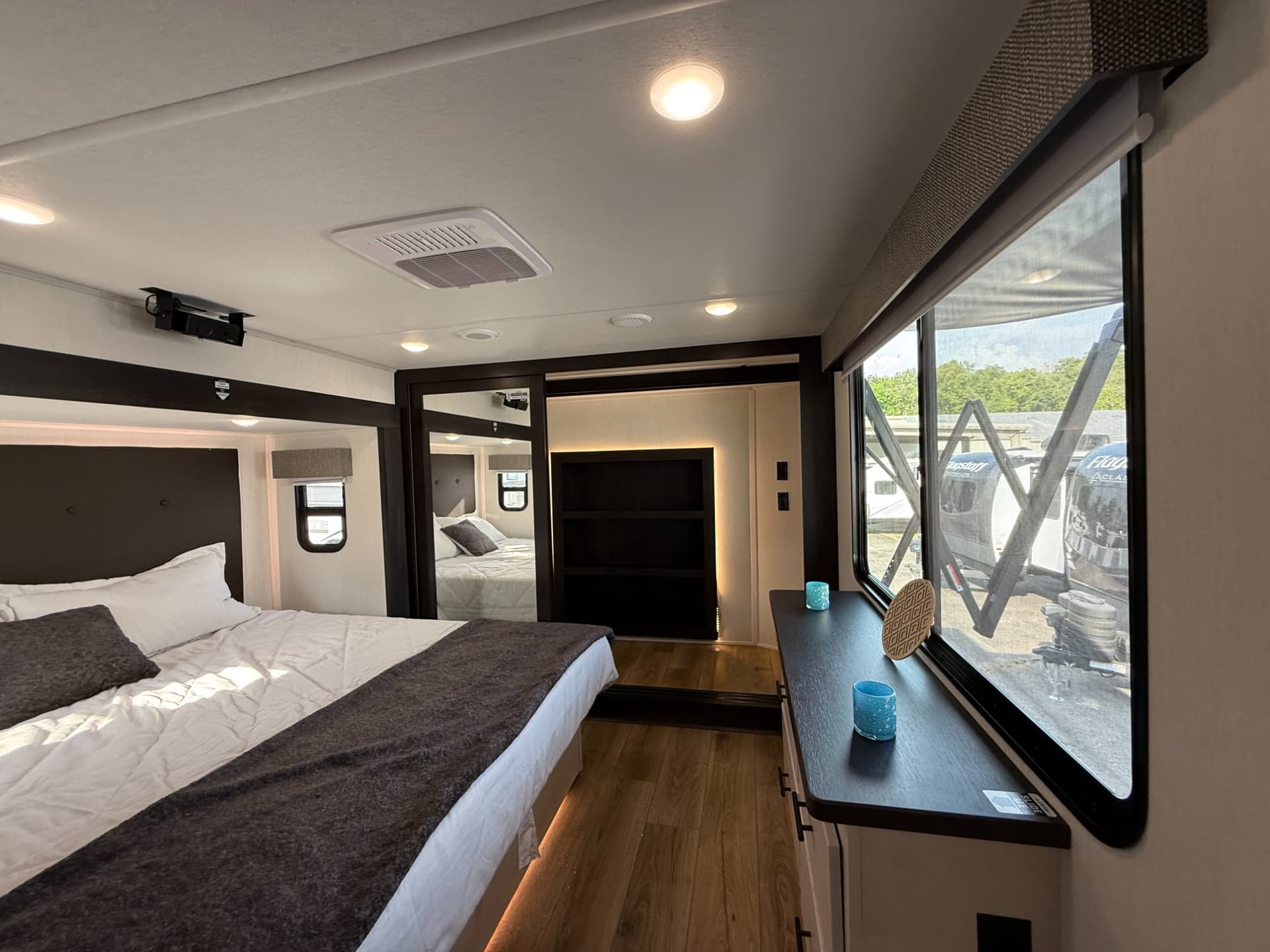 2026 Forest River 2026 Forest River Sabre - thumbnail 37