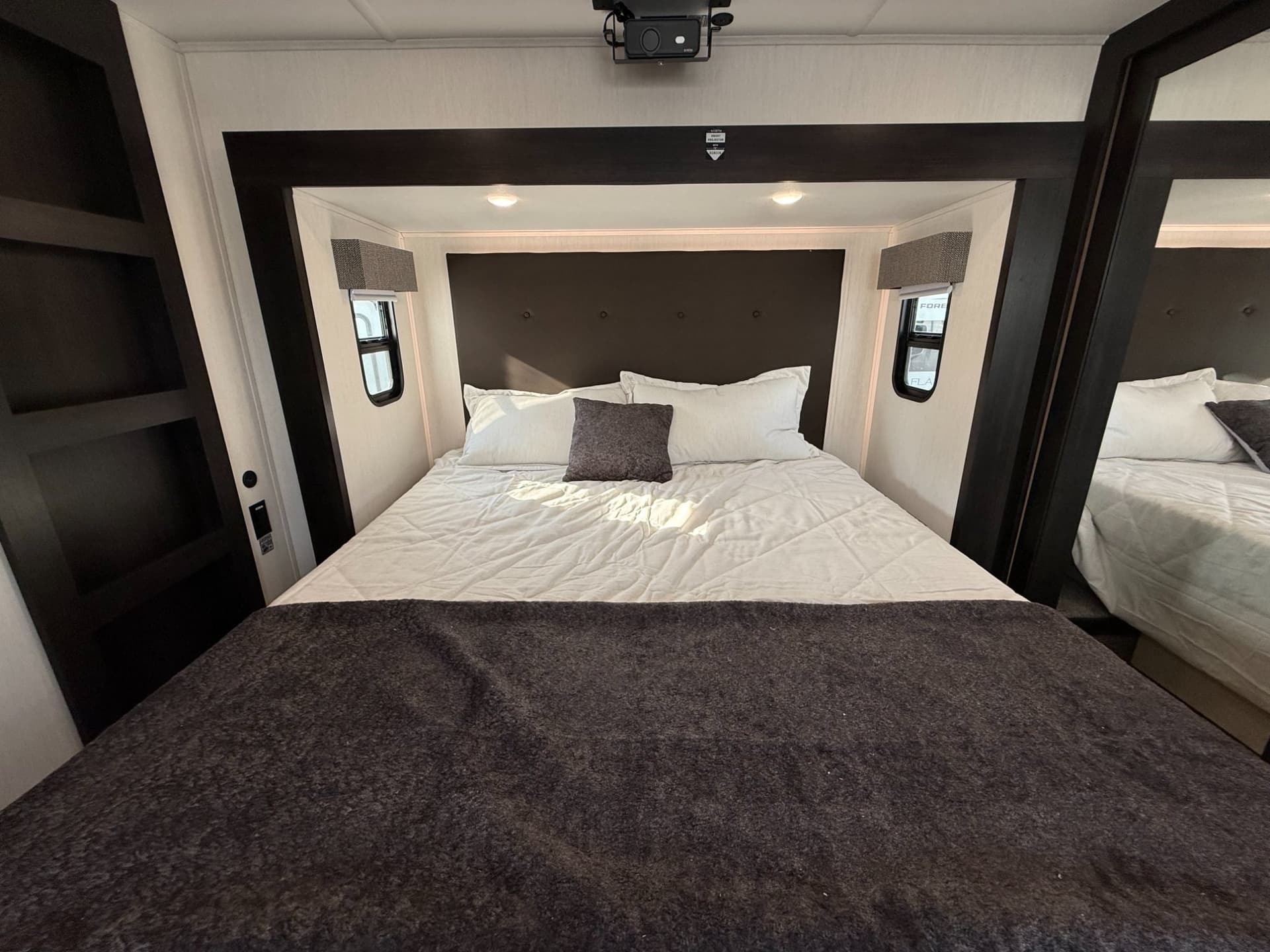 2026 Forest River 2026 Forest River Sabre - thumbnail 39