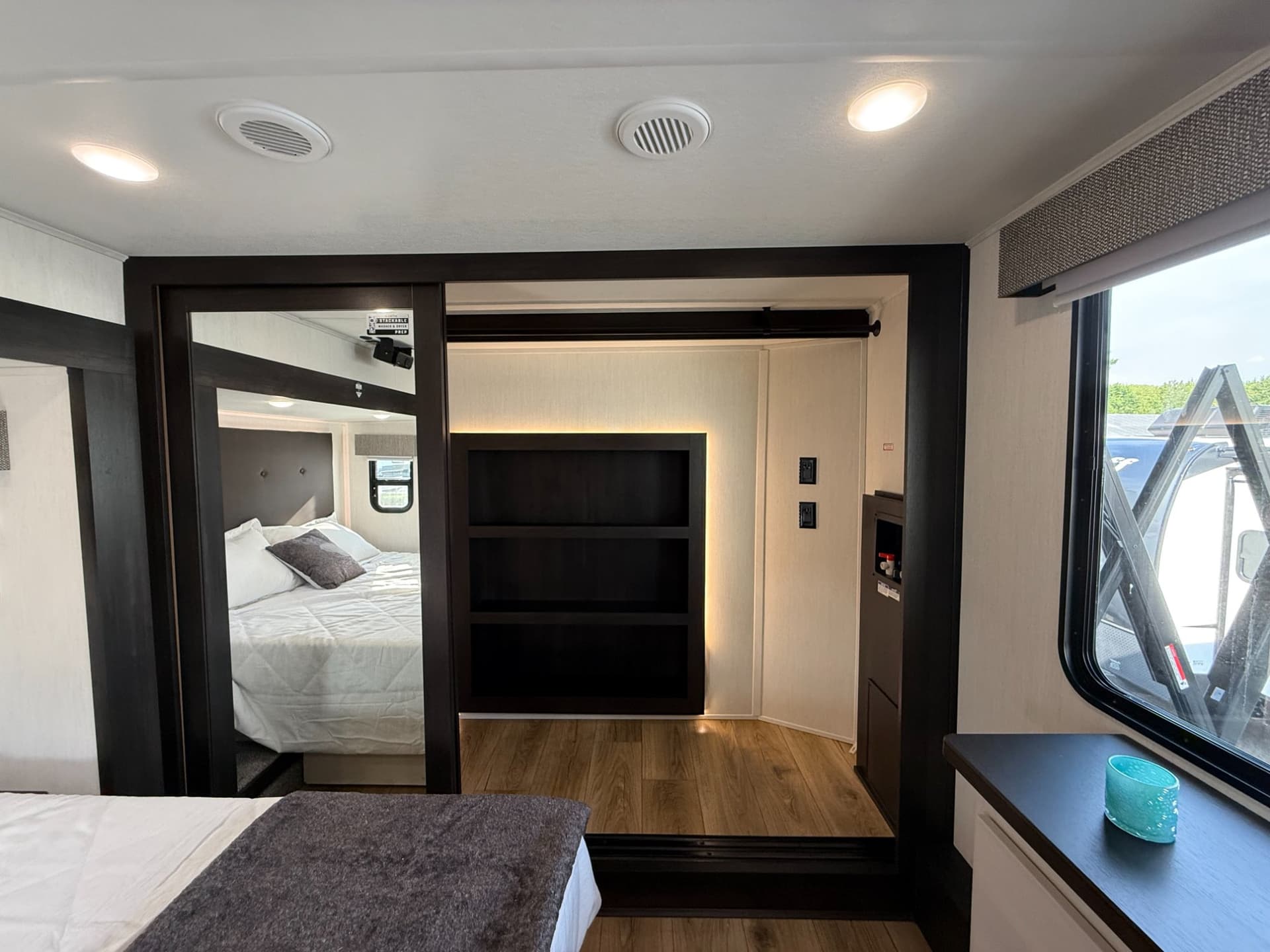 2026 Forest River 2026 Forest River Sabre - thumbnail 43