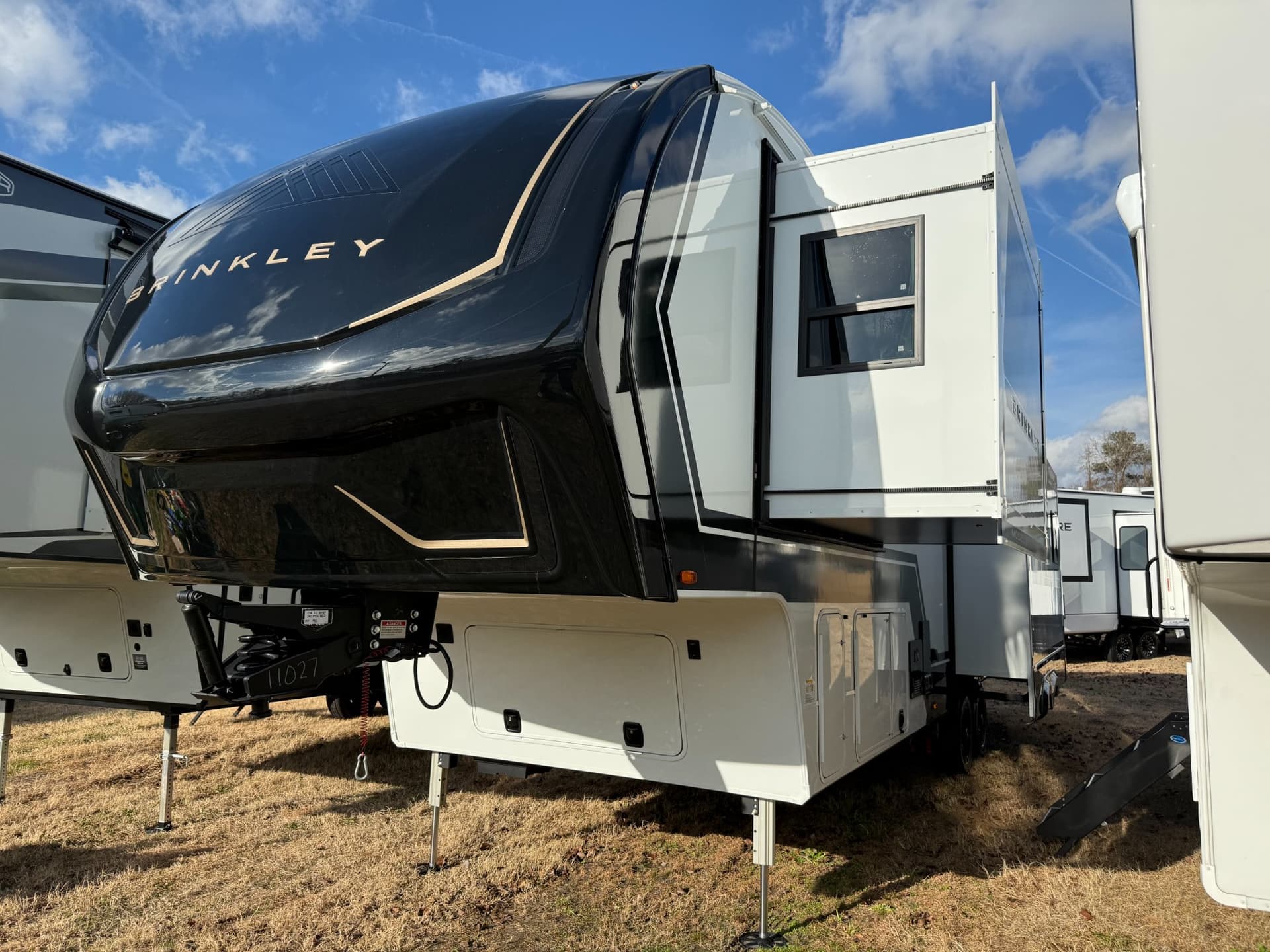 2026 Brinkley RV 2026 Brinkley RV Model Z - thumbnail 4