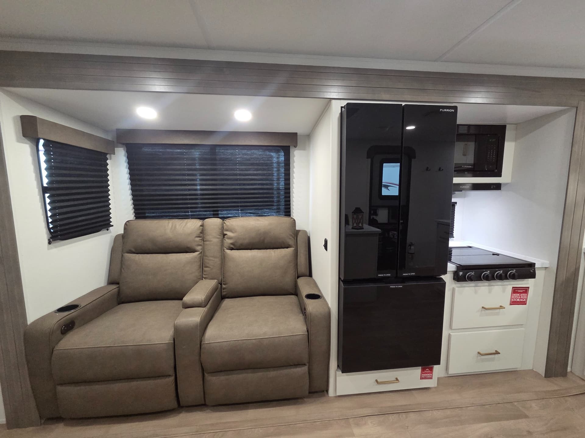 2026 Grand Design 2026 Grand Design Transcend - thumbnail 9