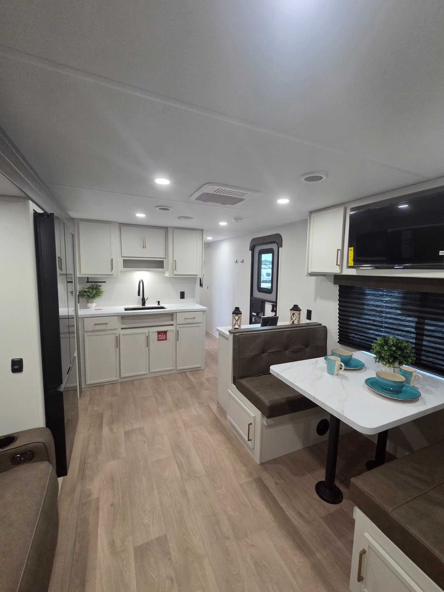 2026 Grand Design 2026 Grand Design Transcend - thumbnail 11