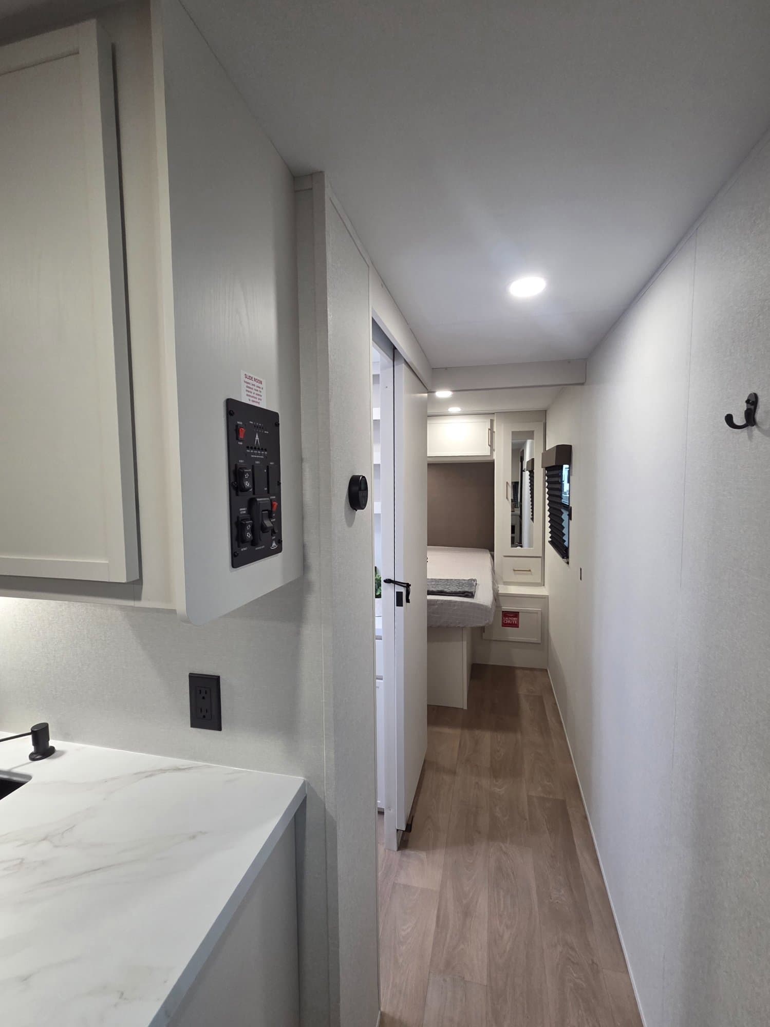 2026 Grand Design 2026 Grand Design Transcend - thumbnail 15