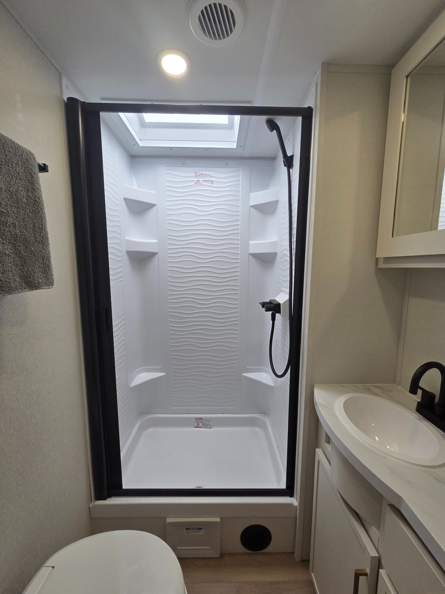 2026 Grand Design 2026 Grand Design Transcend - thumbnail 18