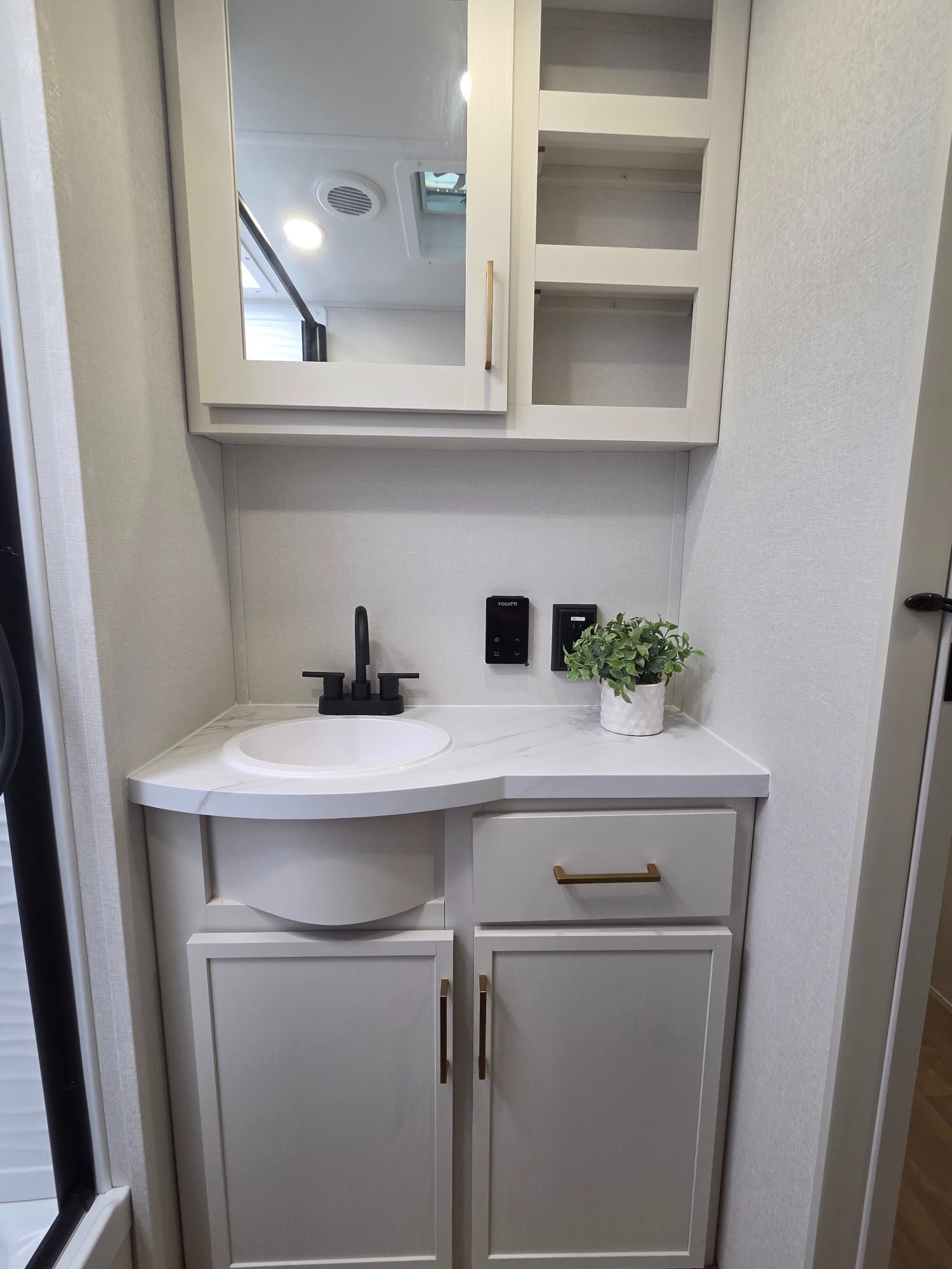 2026 Grand Design 2026 Grand Design Transcend - thumbnail 19