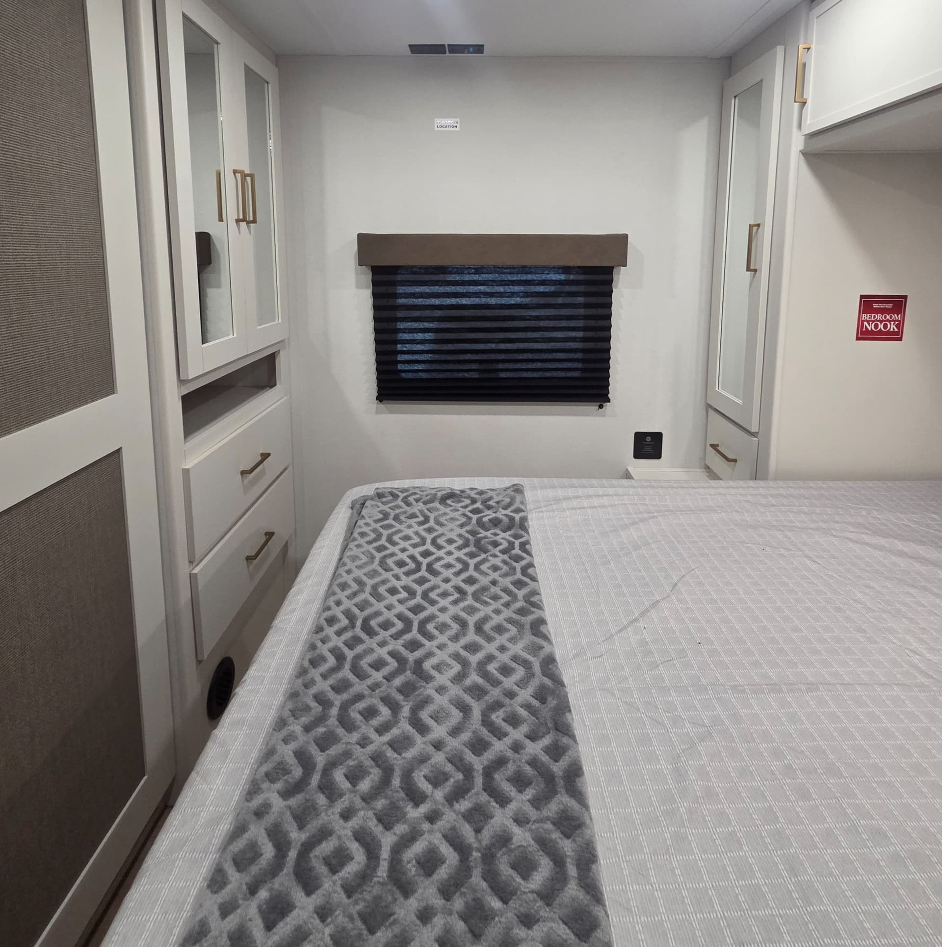 2026 Grand Design 2026 Grand Design Transcend - thumbnail 23