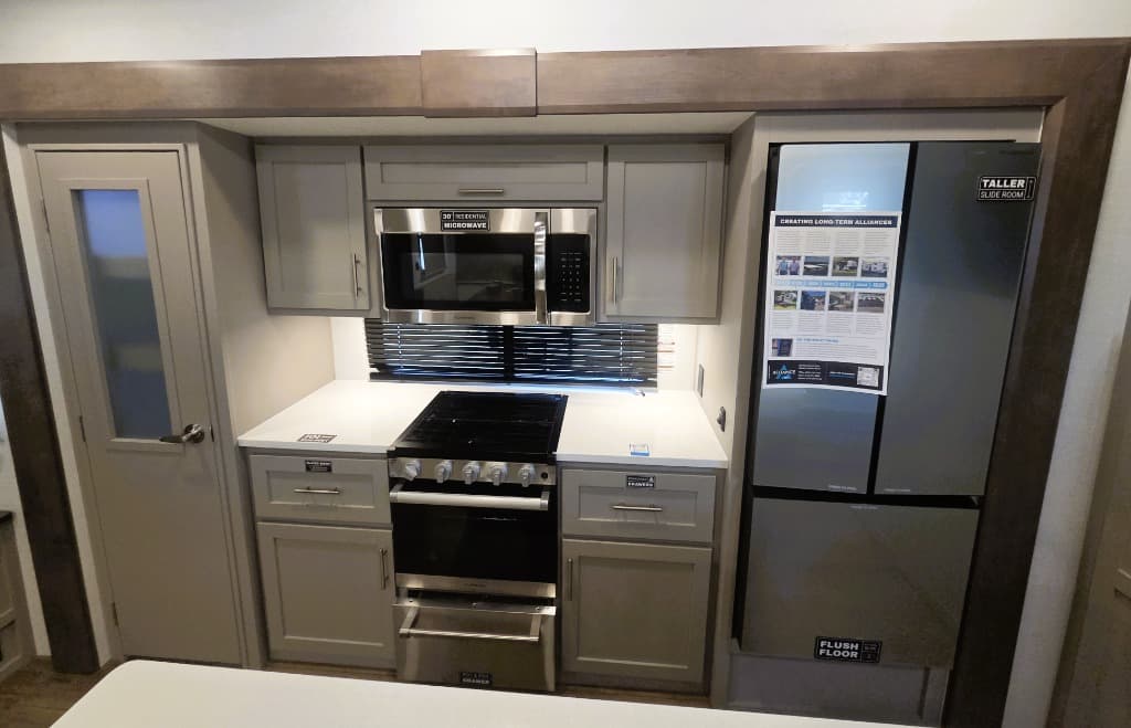 2026 Alliance RV 2026 Alliance RV Avenue - thumbnail 9