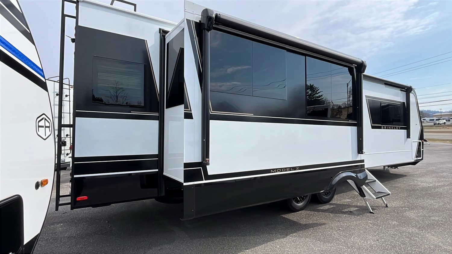 2026 Brinkley RV 2026 Brinkley RV Model Z - thumbnail 3