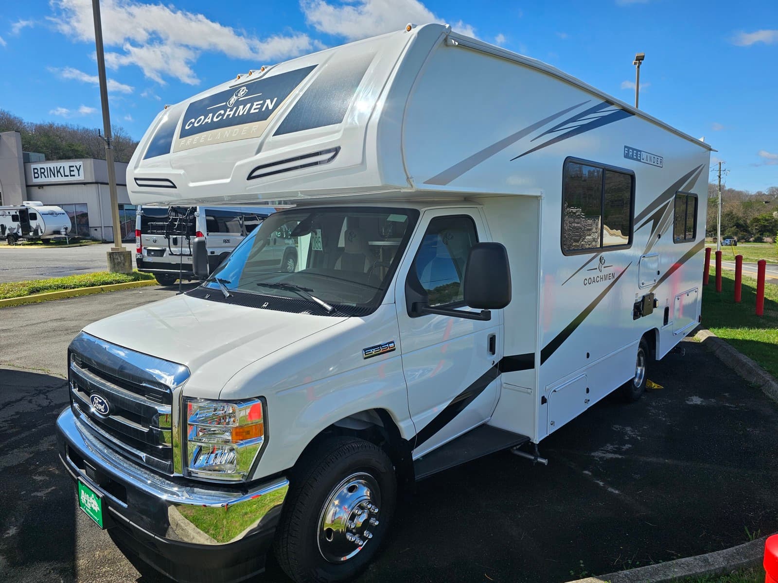 2026 Coachmen 2026 Coachmen Freelander - thumbnail 4