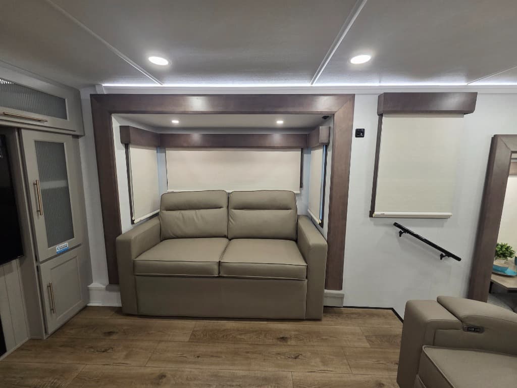 2026 Alliance RV 2026 Alliance RV Paradigm - thumbnail 12