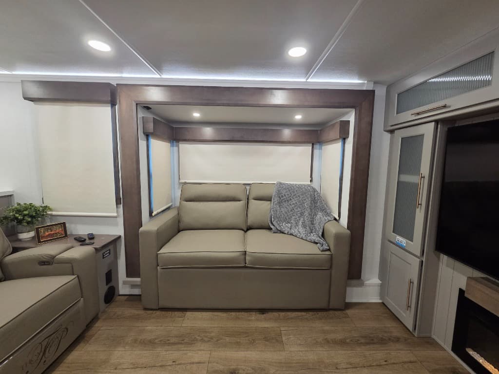 2026 Alliance RV 2026 Alliance RV Paradigm - thumbnail 14