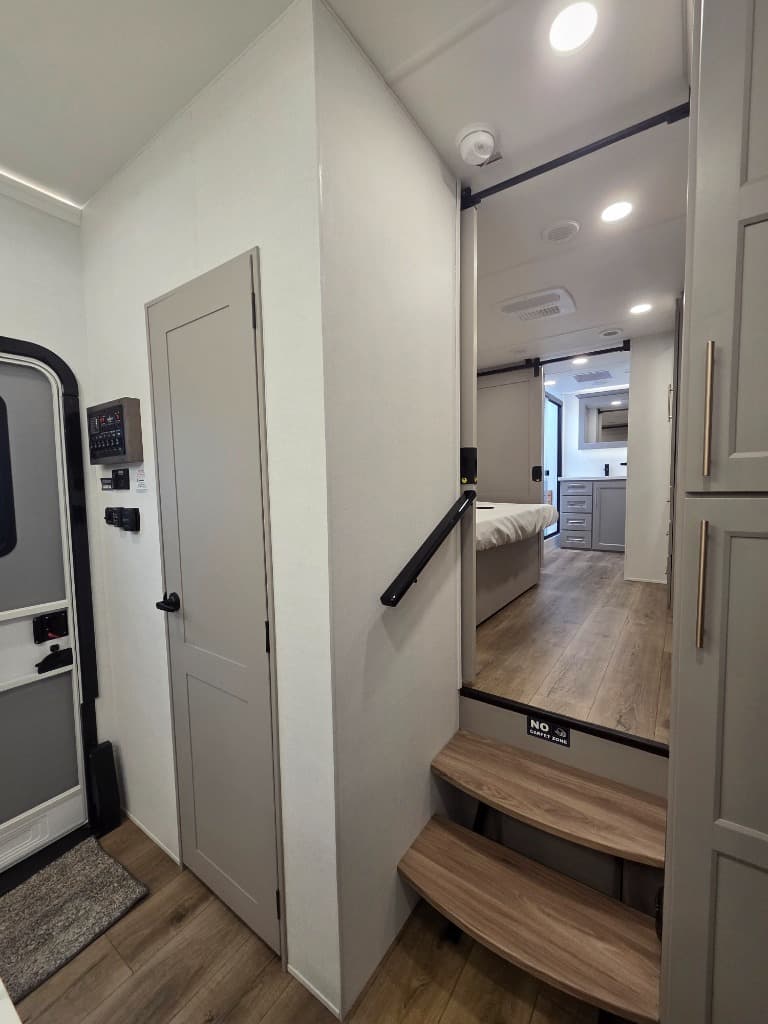 2026 Alliance RV 2026 Alliance RV Paradigm - thumbnail 18