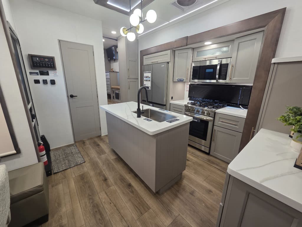 2026 Alliance RV 2026 Alliance RV Paradigm - thumbnail 19