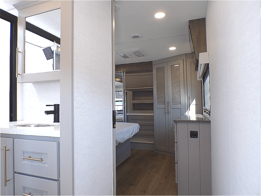 2026 Alliance RV 2026 Alliance RV Paradigm - thumbnail 19